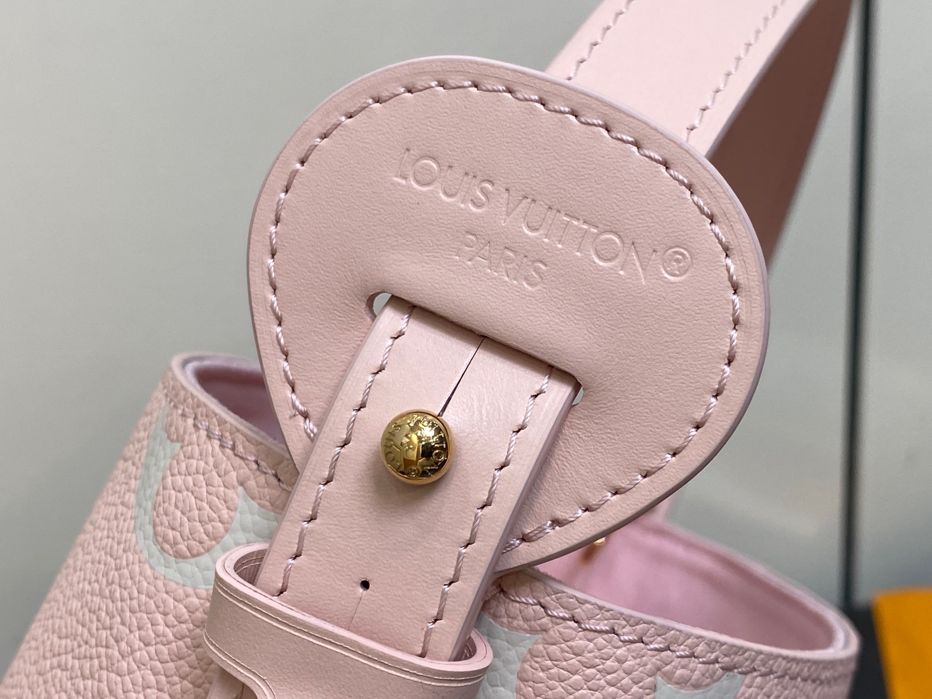 Louis Vuitton All In Bucket(18 x 12 x 16CM)