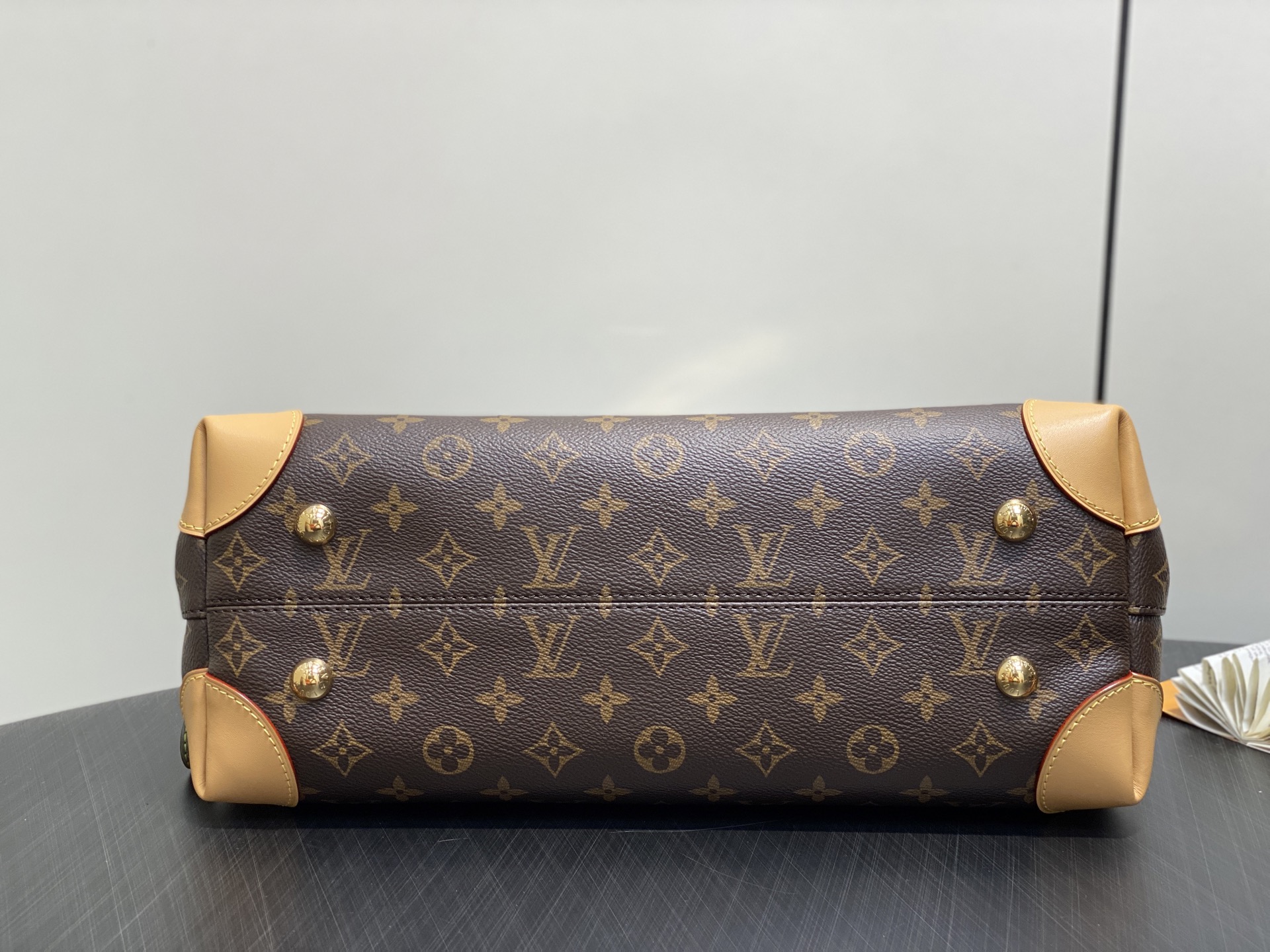 Louis Vuitton Hide Away Bag (36 x 26 x 18CM)