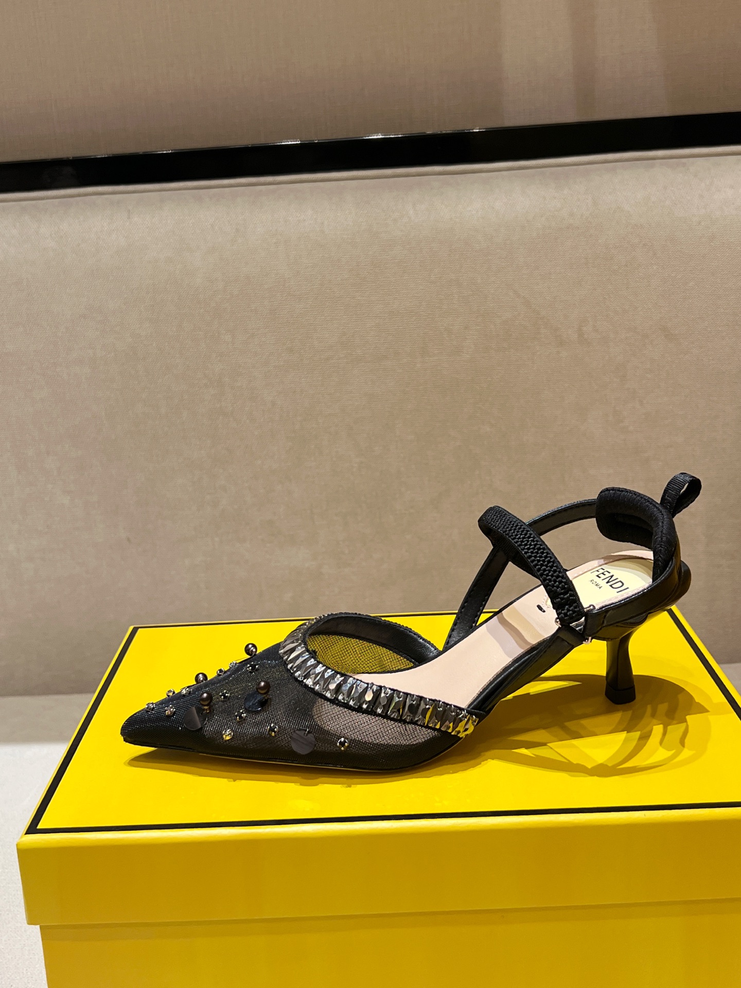 Fendi 2025ss Colibri Heel(EU35-41)
