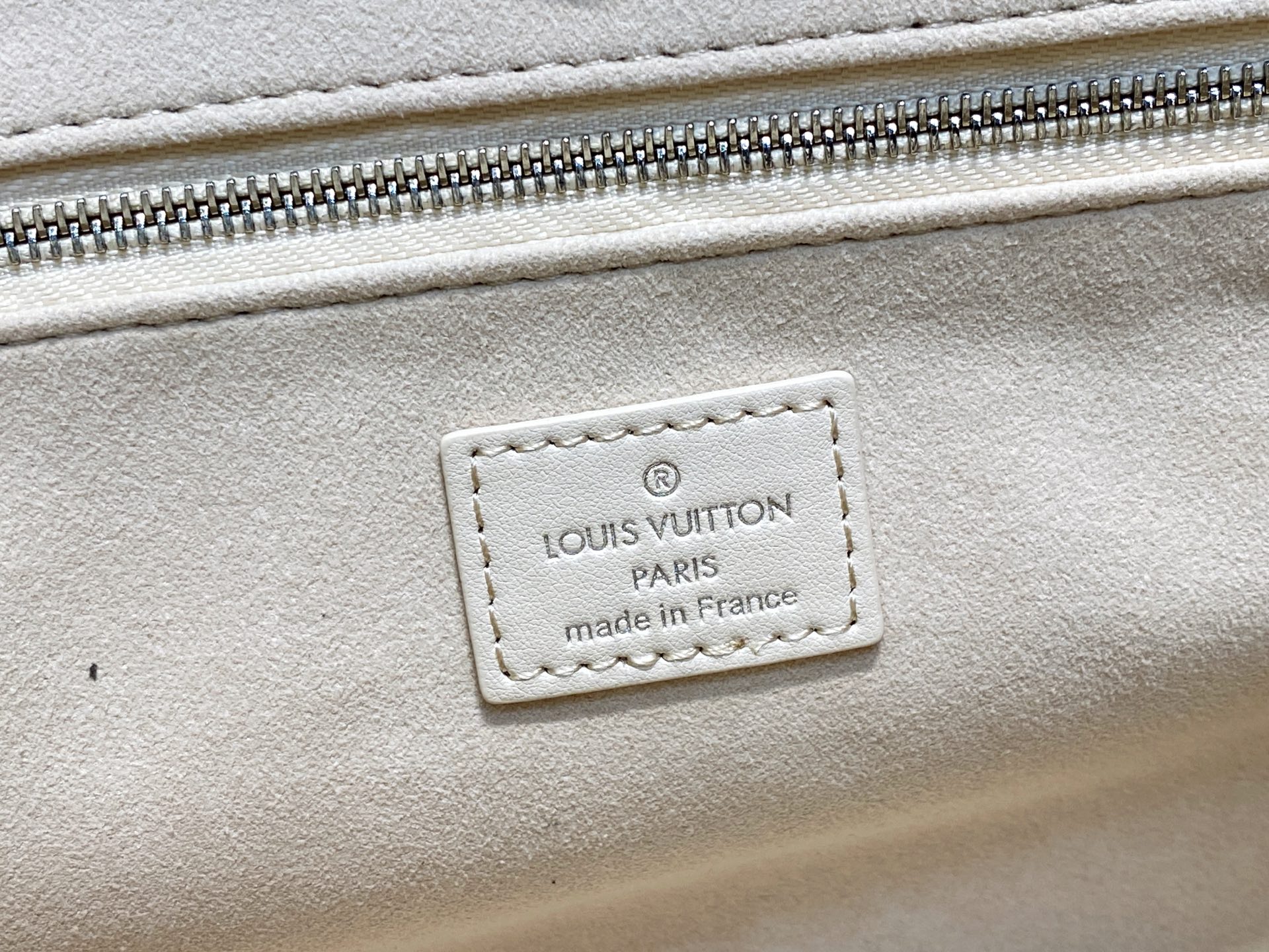 Louis Vuitton CarryAll Cargo Bag (33.5 x 23 x 15CM)