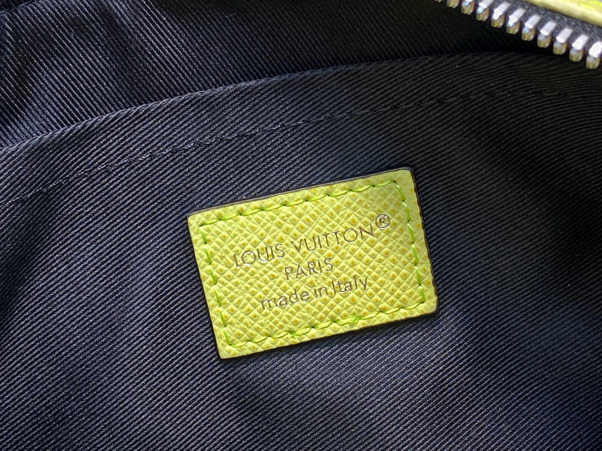 Louis Vuitton Keepall Bandoulière 25 (15 x 11 x 25CM)