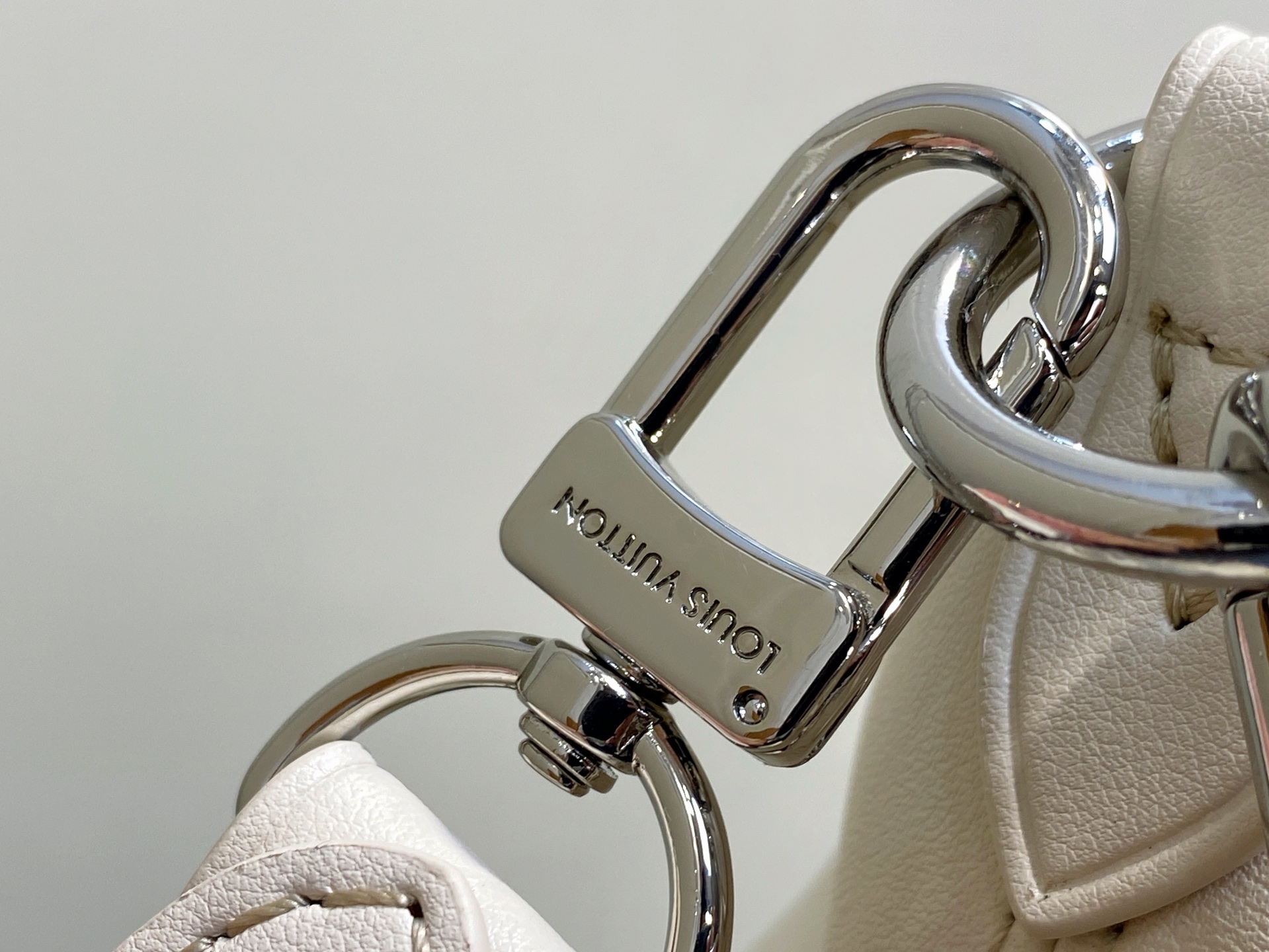 Louis Vuitton CarryAll Cargo Bag (33.5 x 23 x 15CM)