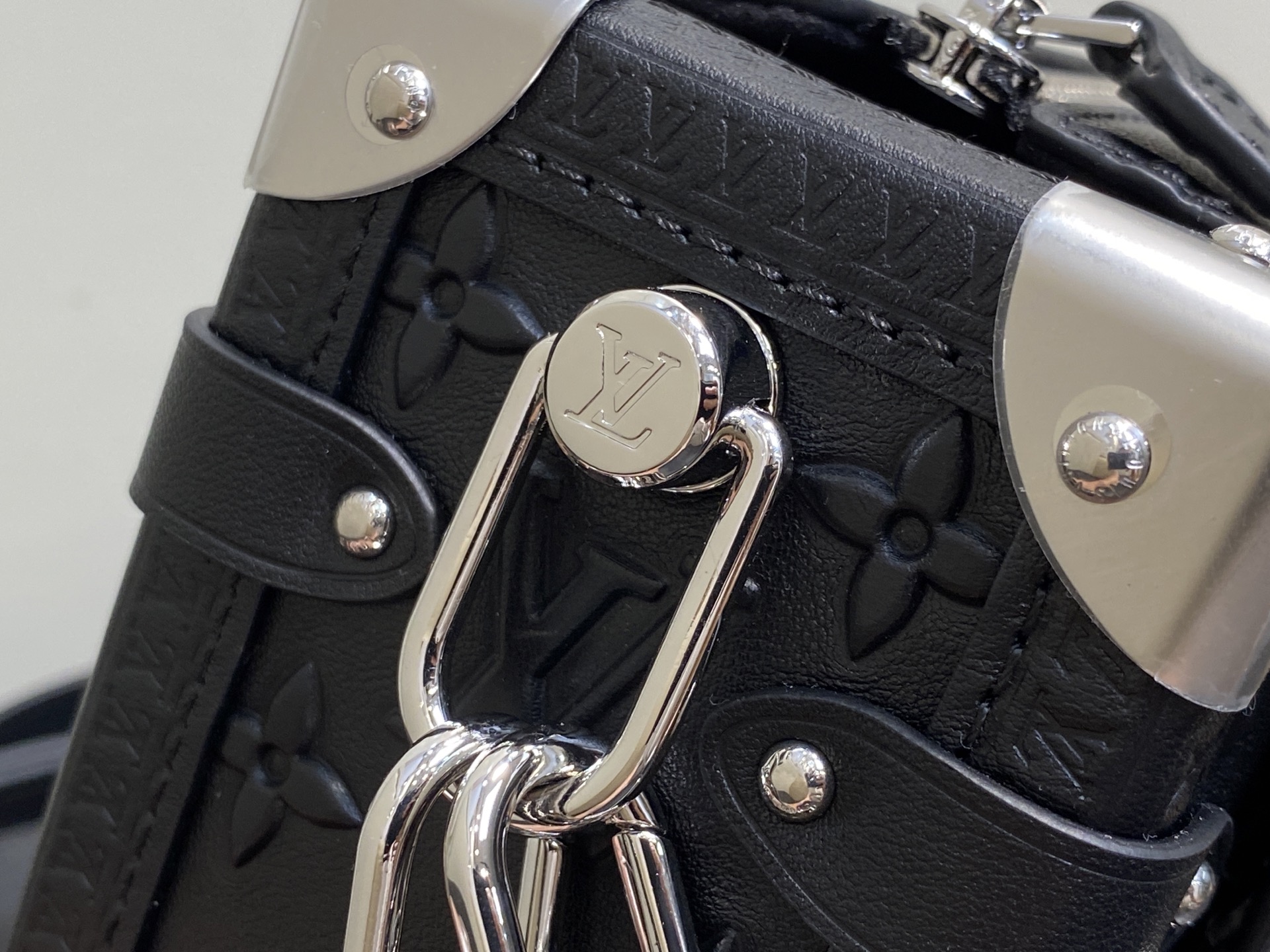 Louis Vuitton Petite Malle  Bag(21 x 14 x 6CM)