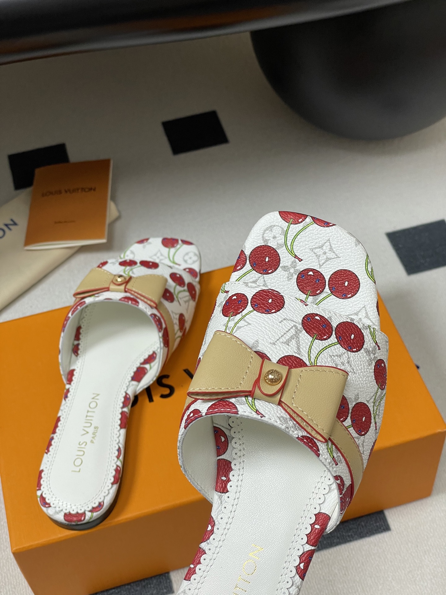 Louis Vuitton Slides(EU35-41)