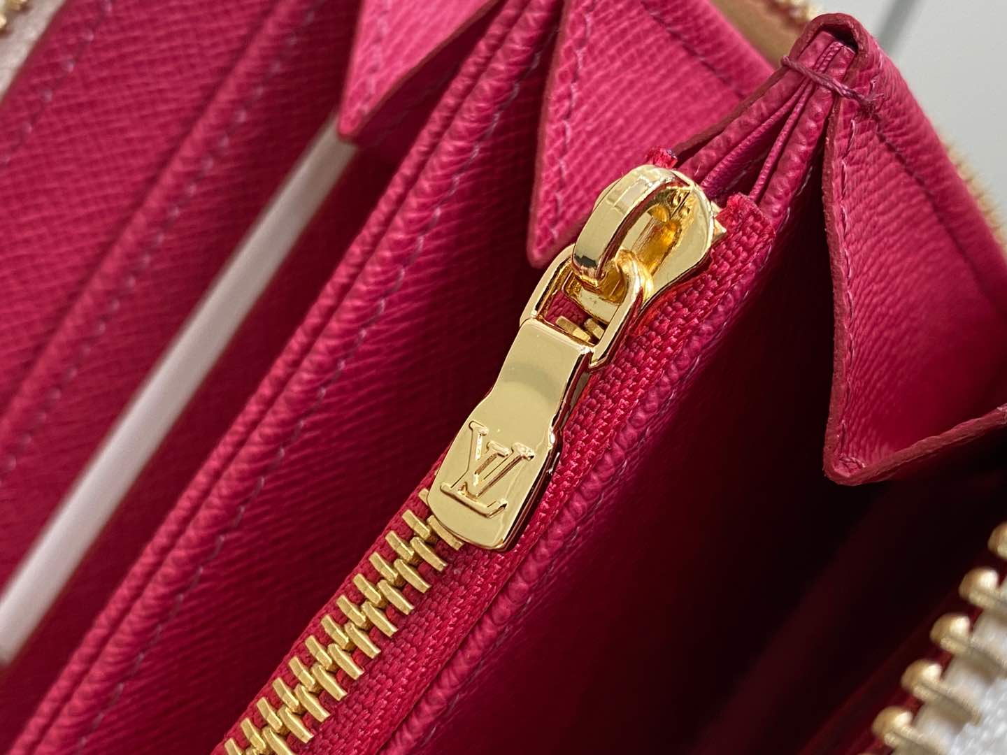 Louis Vuitton ZIPPY Wallet(20*9*2CM)