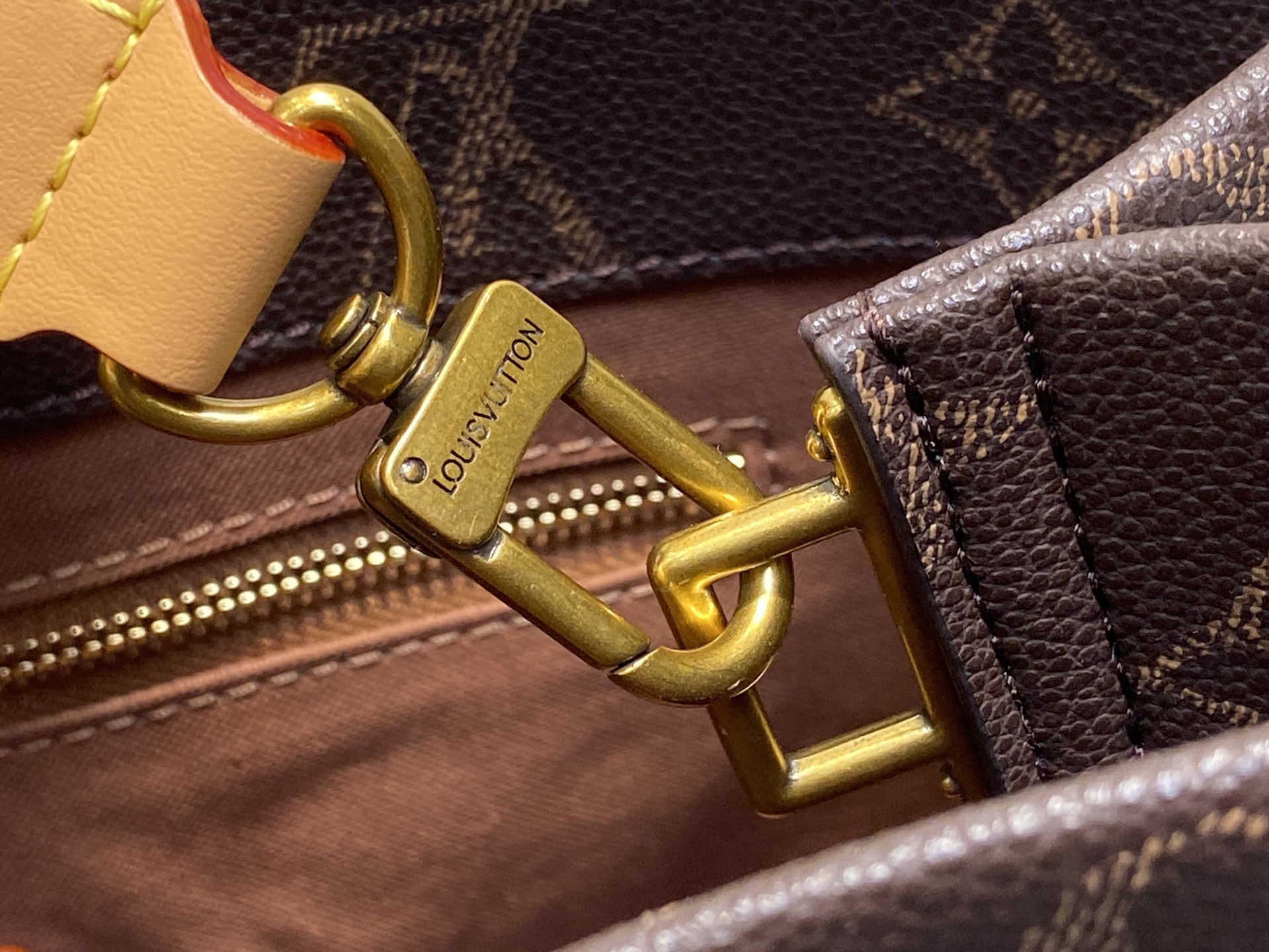 Louis Vuitton Shopper Tote(40 × 32 × 16CM)