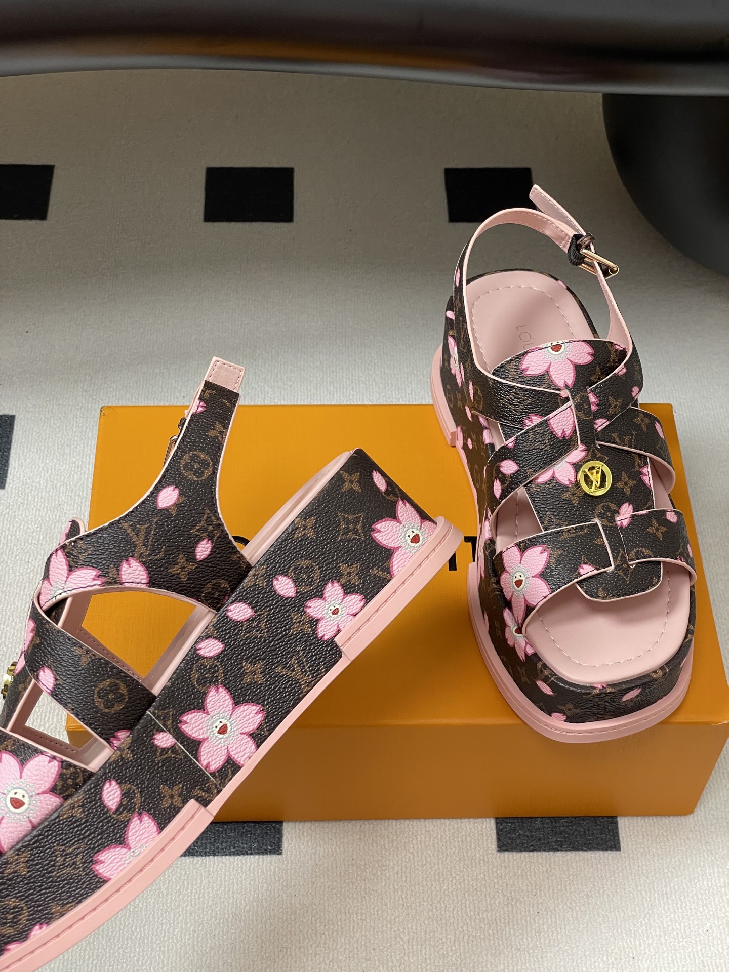 Louis Vuitton Maya Flatform Sandals(EU35-41)