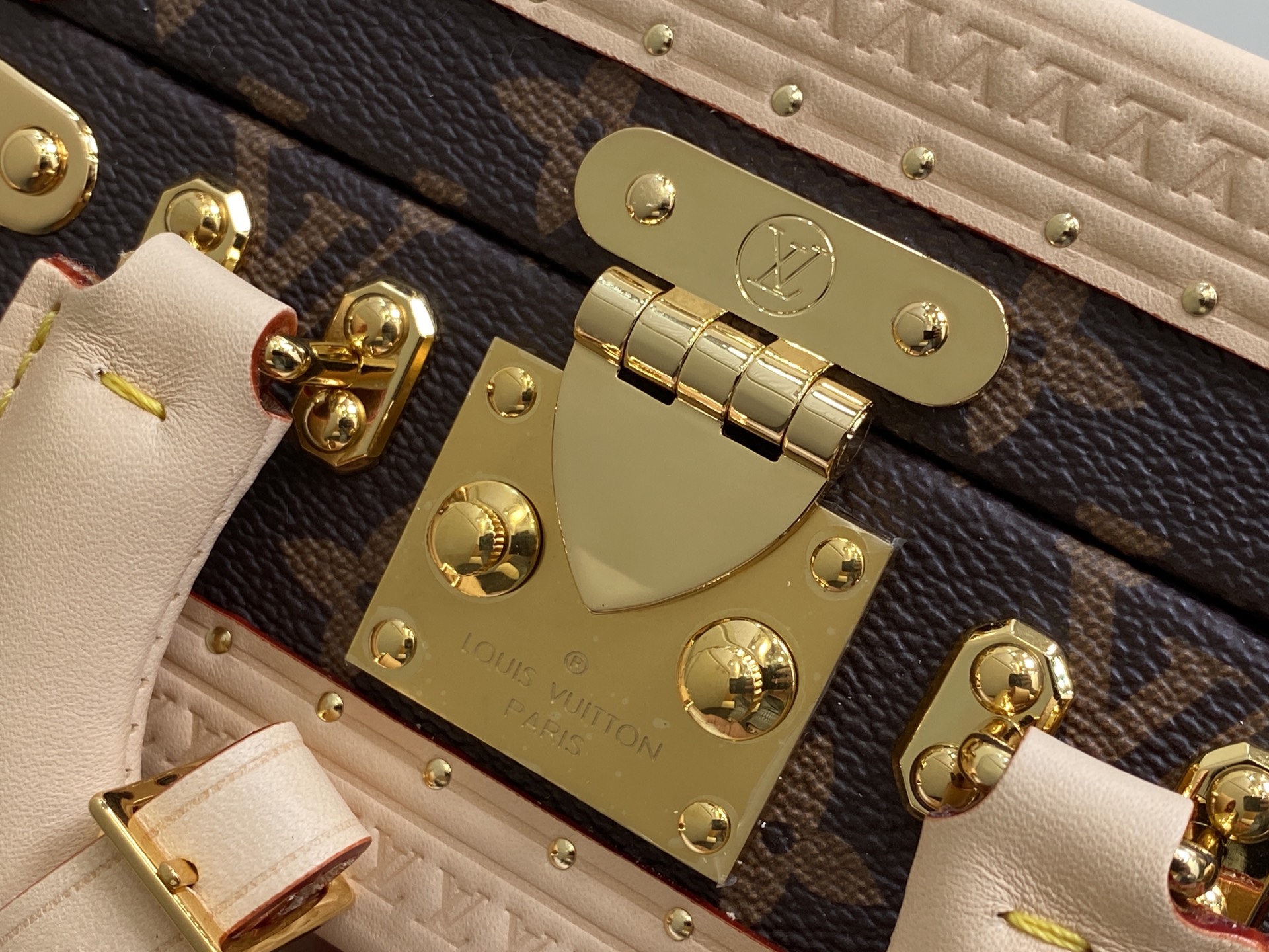 Louis Vuitton x TM Box Bag (17 x 17 x 8 CM)