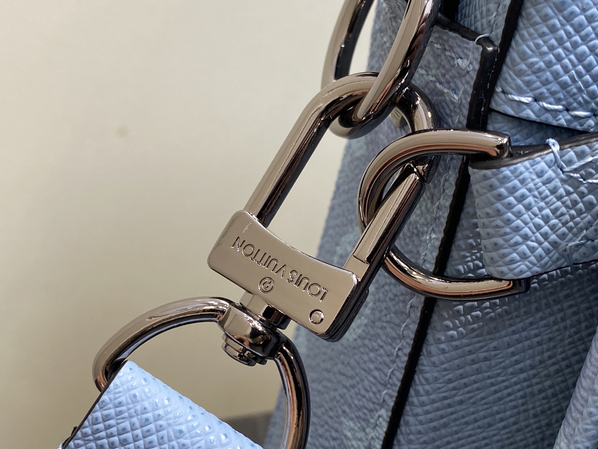 Louis Vuitton Trio Messenger Bag(18.5 x 7 x 25CM)