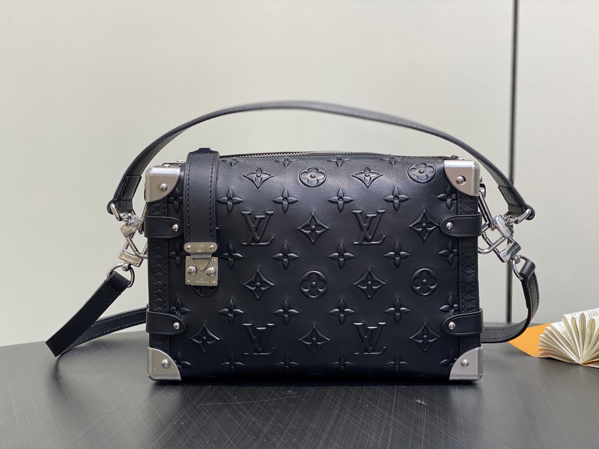 Louis Vuitton Petite Malle  Bag(21 x 14 x 6CM)
