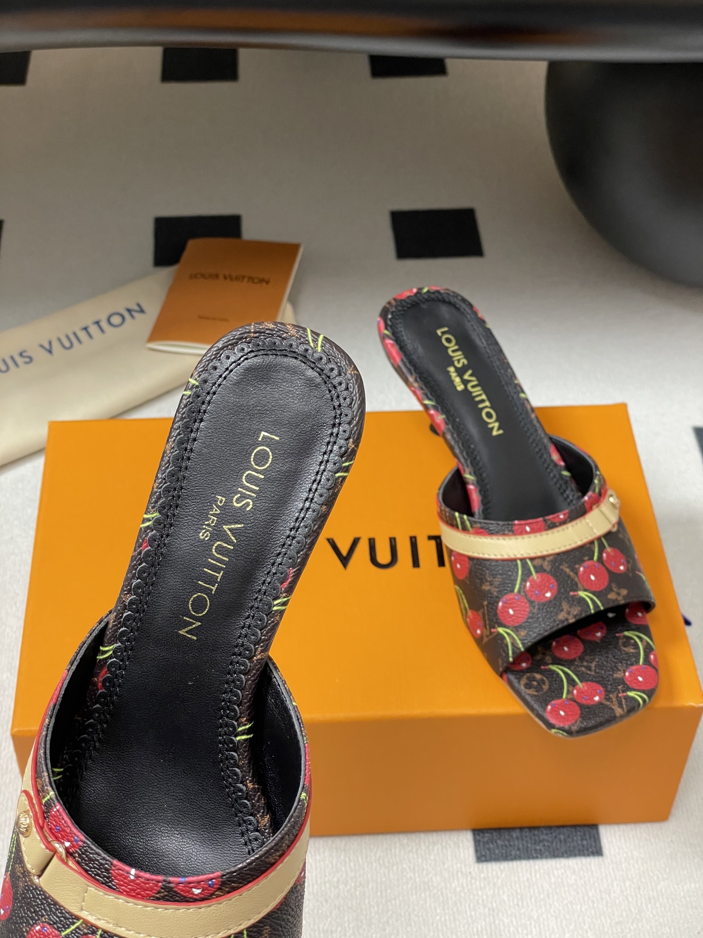 Louis Vuitton X TM Slides(EU35-41)