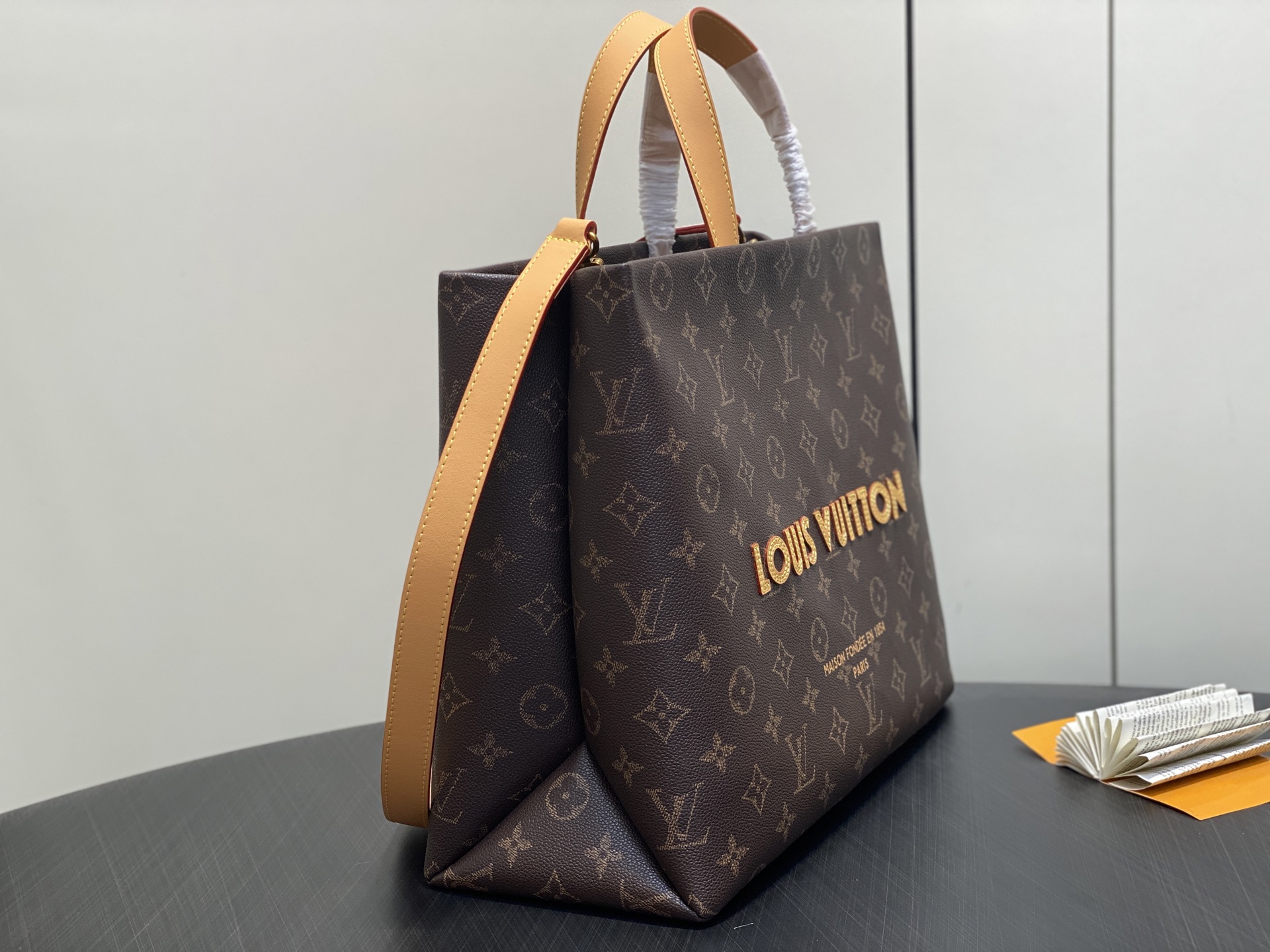Louis Vuitton Shopper Tote(40 × 32 × 16CM)