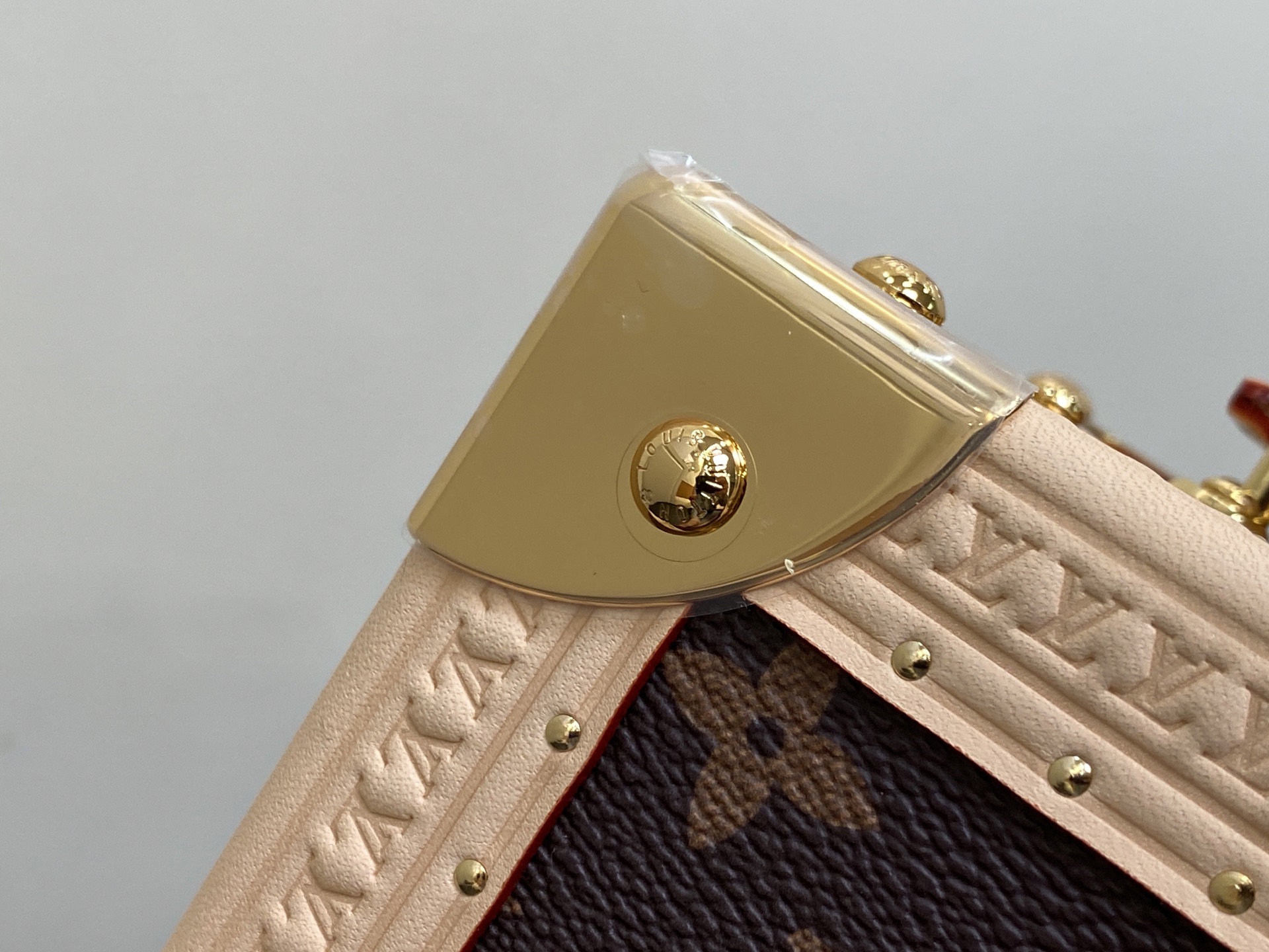 Louis Vuitton x TM Box Bag (17 x 17 x 8 CM)