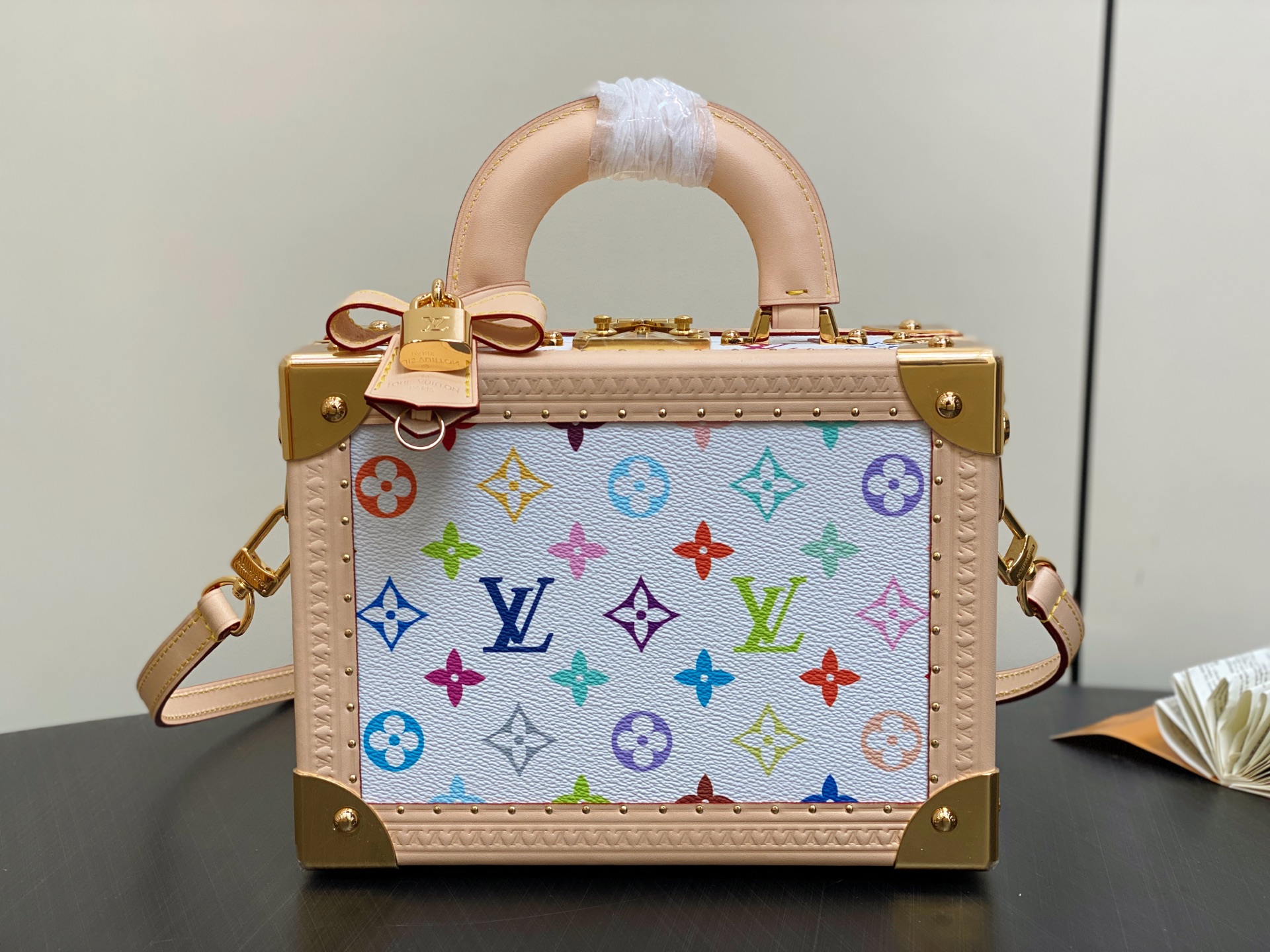 Louis Vuitton x TM Box Bag (22.5x17.5x11CM)
