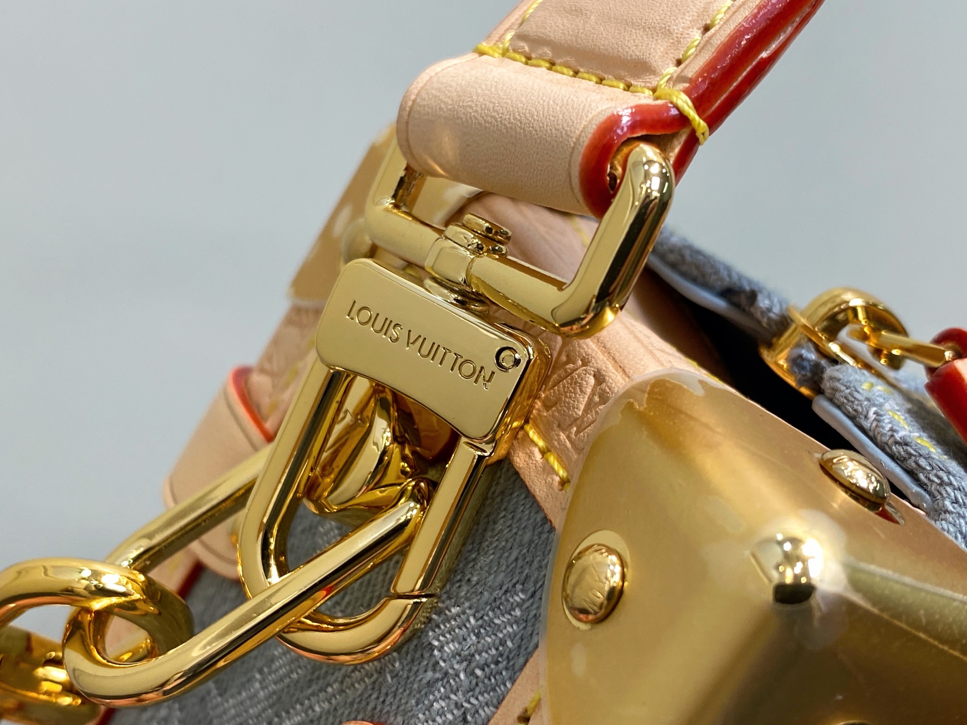 Louis Vuitton Side Trunk Bag (23.5 x 16.0 x 8.5CM)