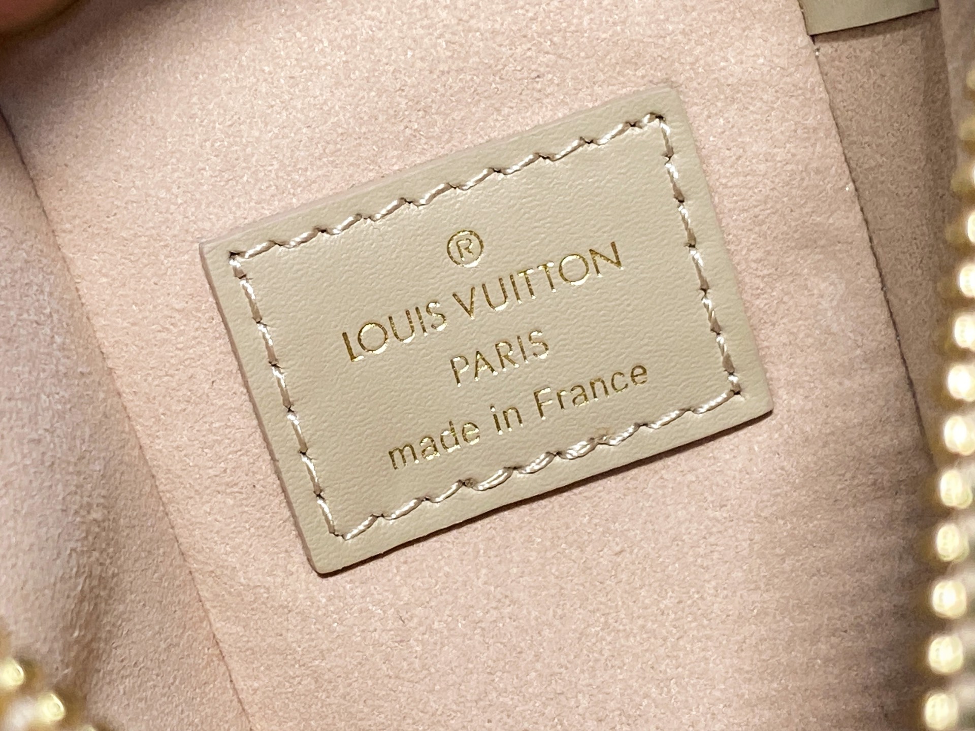 Louis Vuitton Side Trunk Bag (18.0 x 12.5 x 8 CM)