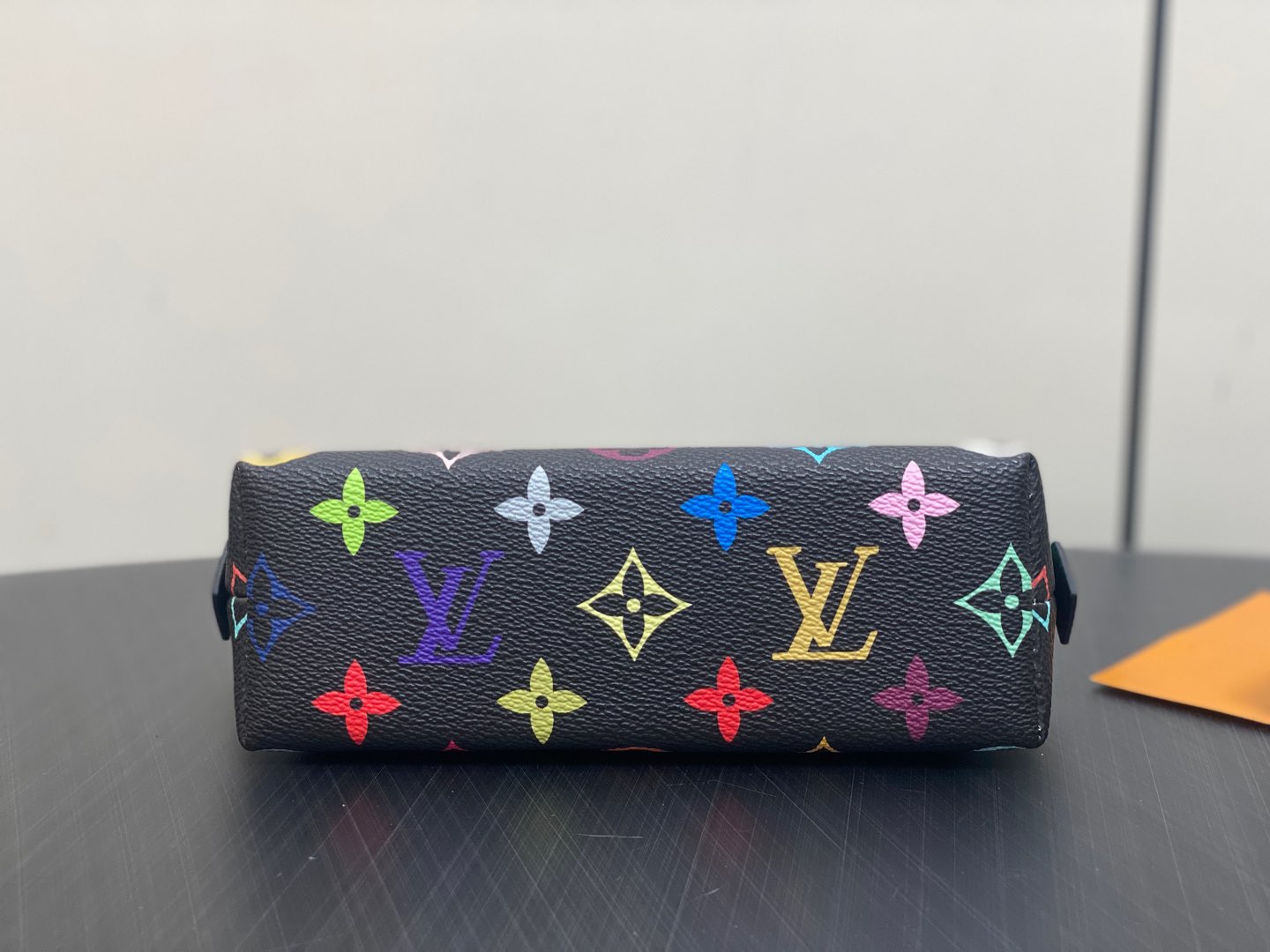 Louis Vuitton Pochette Cosmétique(19 x 12 x 6CM)