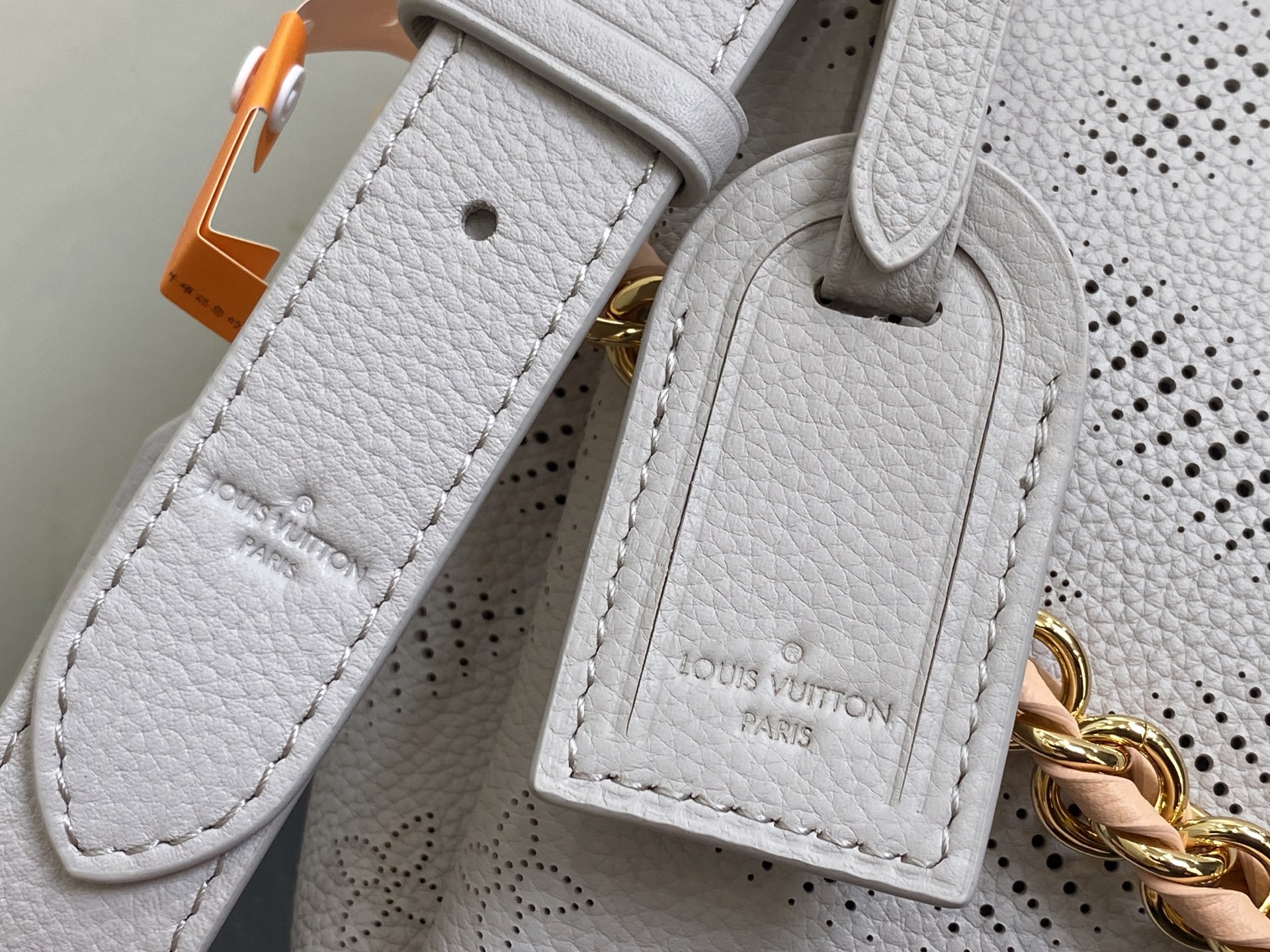 Louis Vuitton Hand It All Bag (18 x 13 x 29CM)