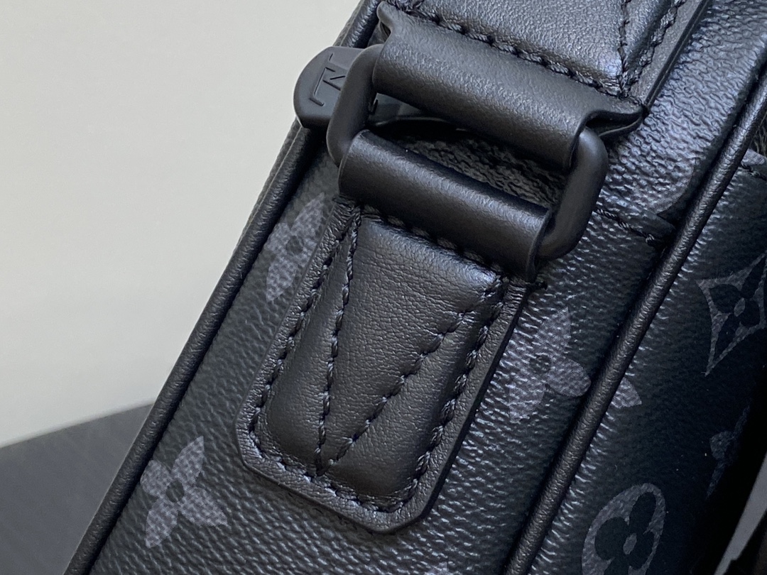 Louis Vuitton Getaway Messenger Bag(18 × 17 × 7.8CM)