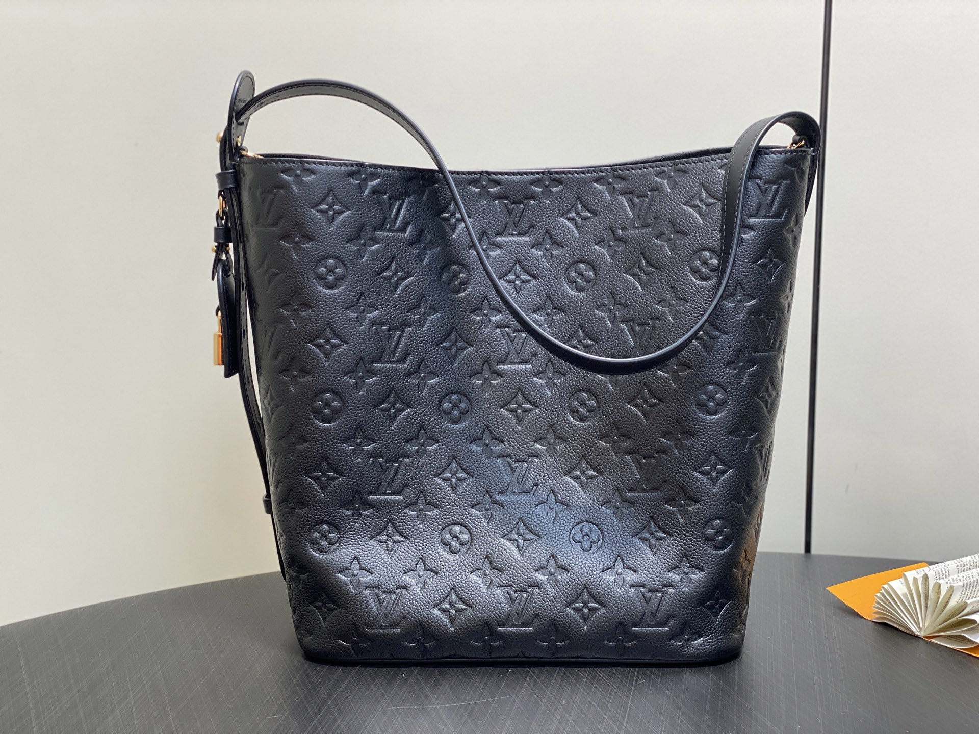 Louis Vuitton All In Bucket(21 x 14 x 6CM)