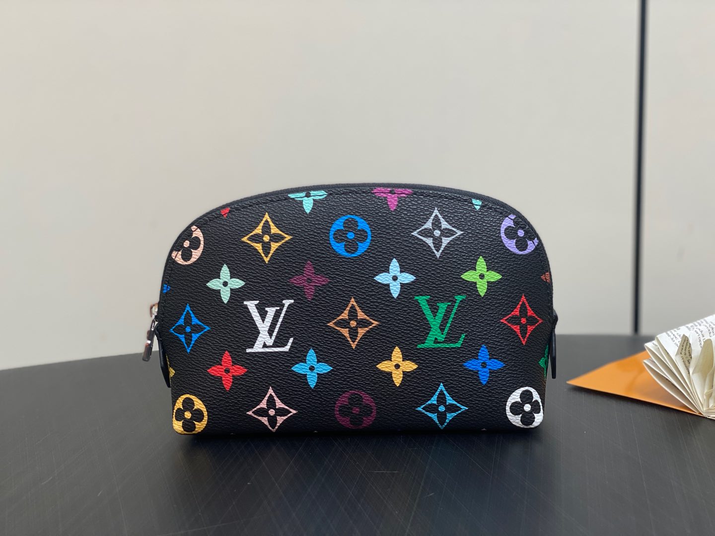Louis Vuitton Pochette Cosmétique(19 x 12 x 6CM)