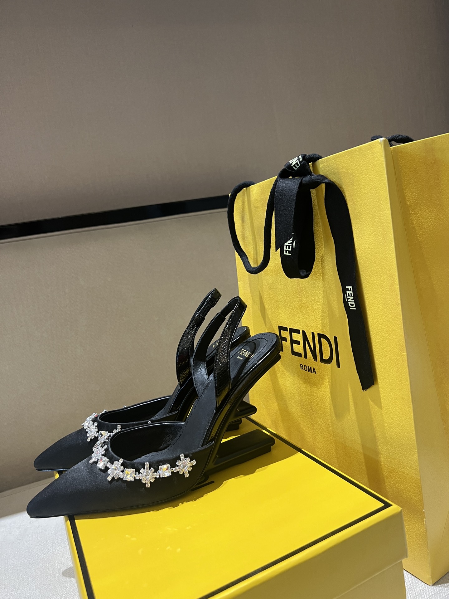 Fendi 2025ss First Heel(EU35-41)