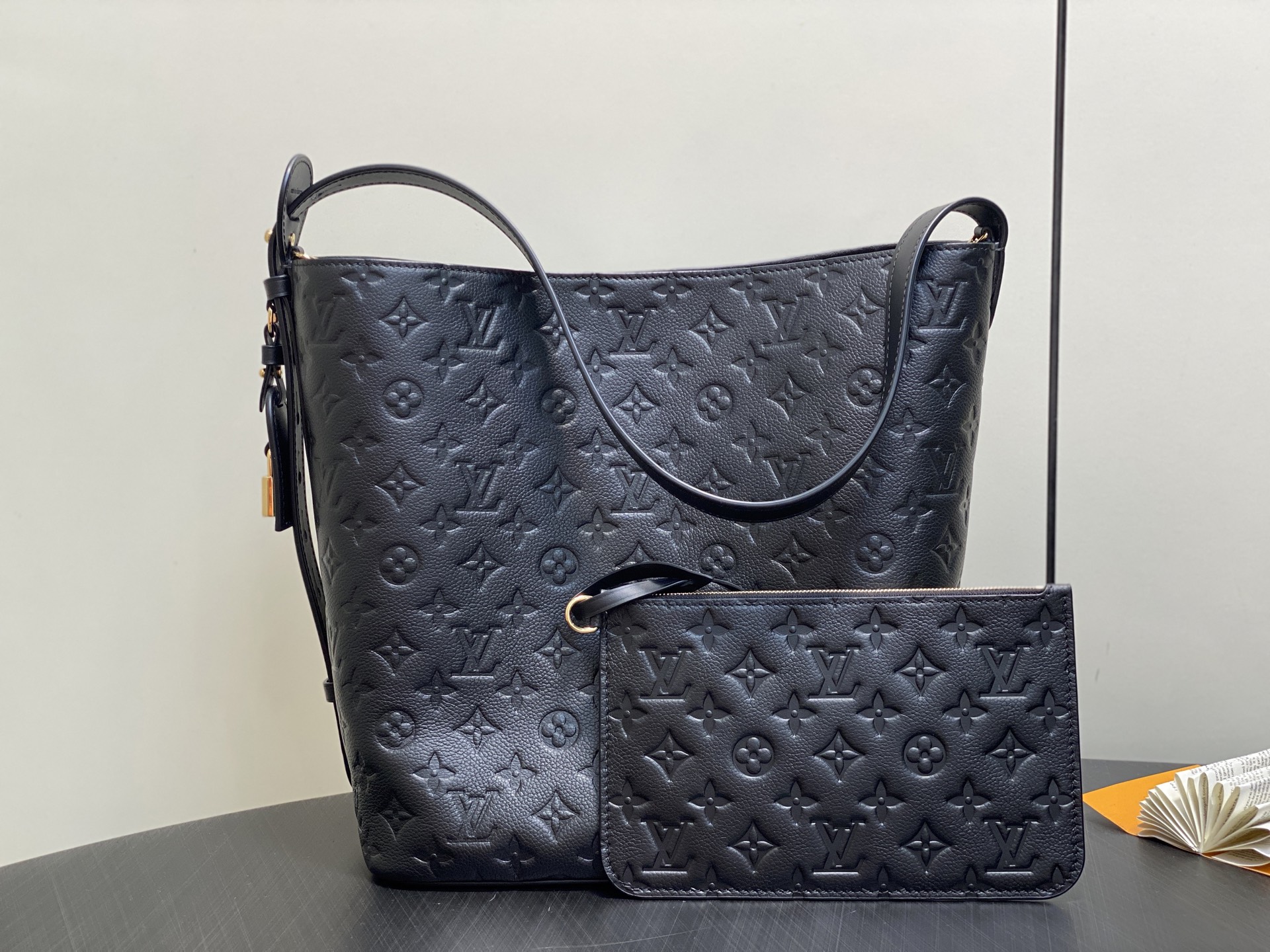 Louis Vuitton All In Bucket(21 x 14 x 6CM)