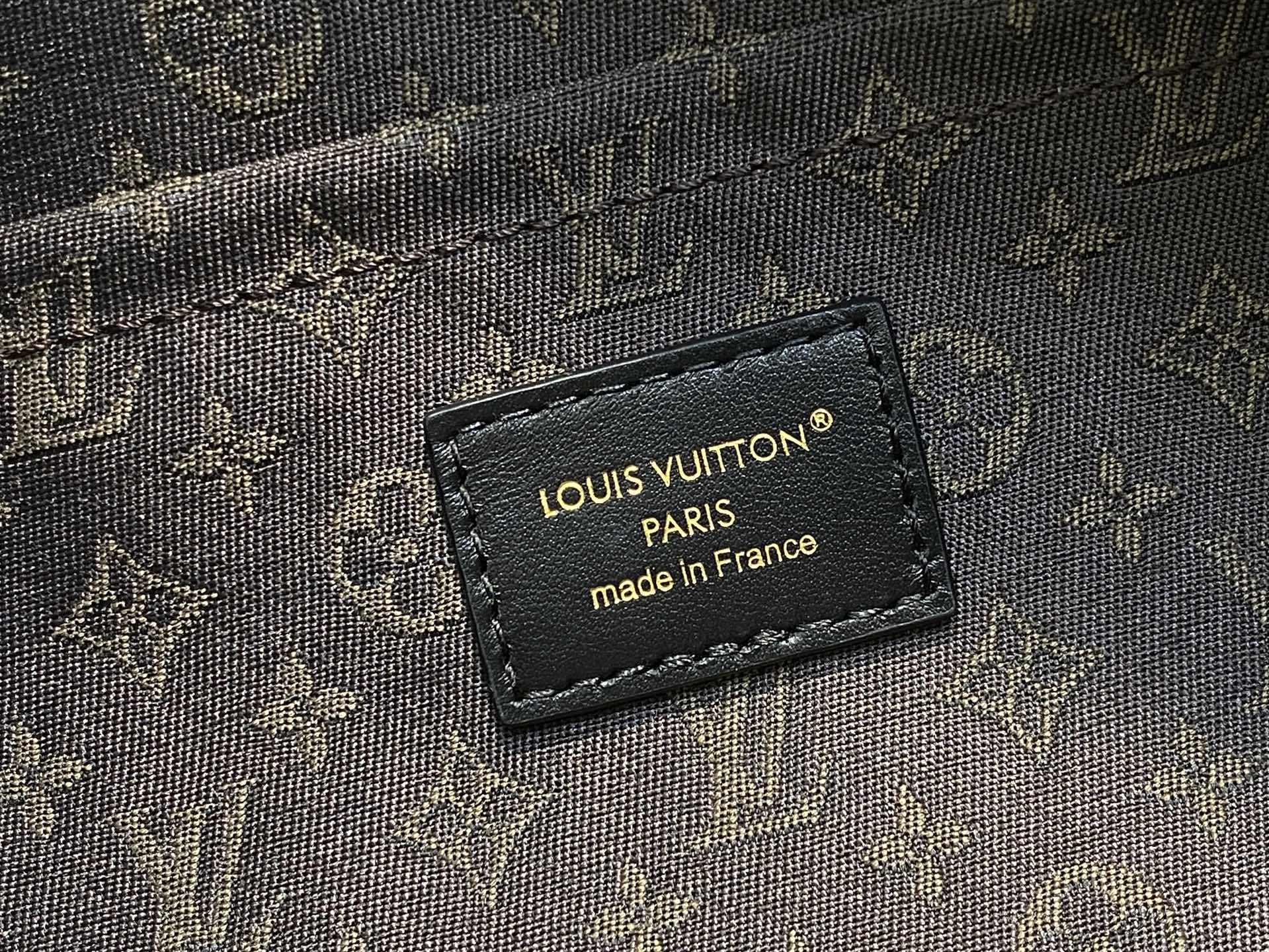 Louis Vuitton Biker Bag (38 x 15 x1CM)