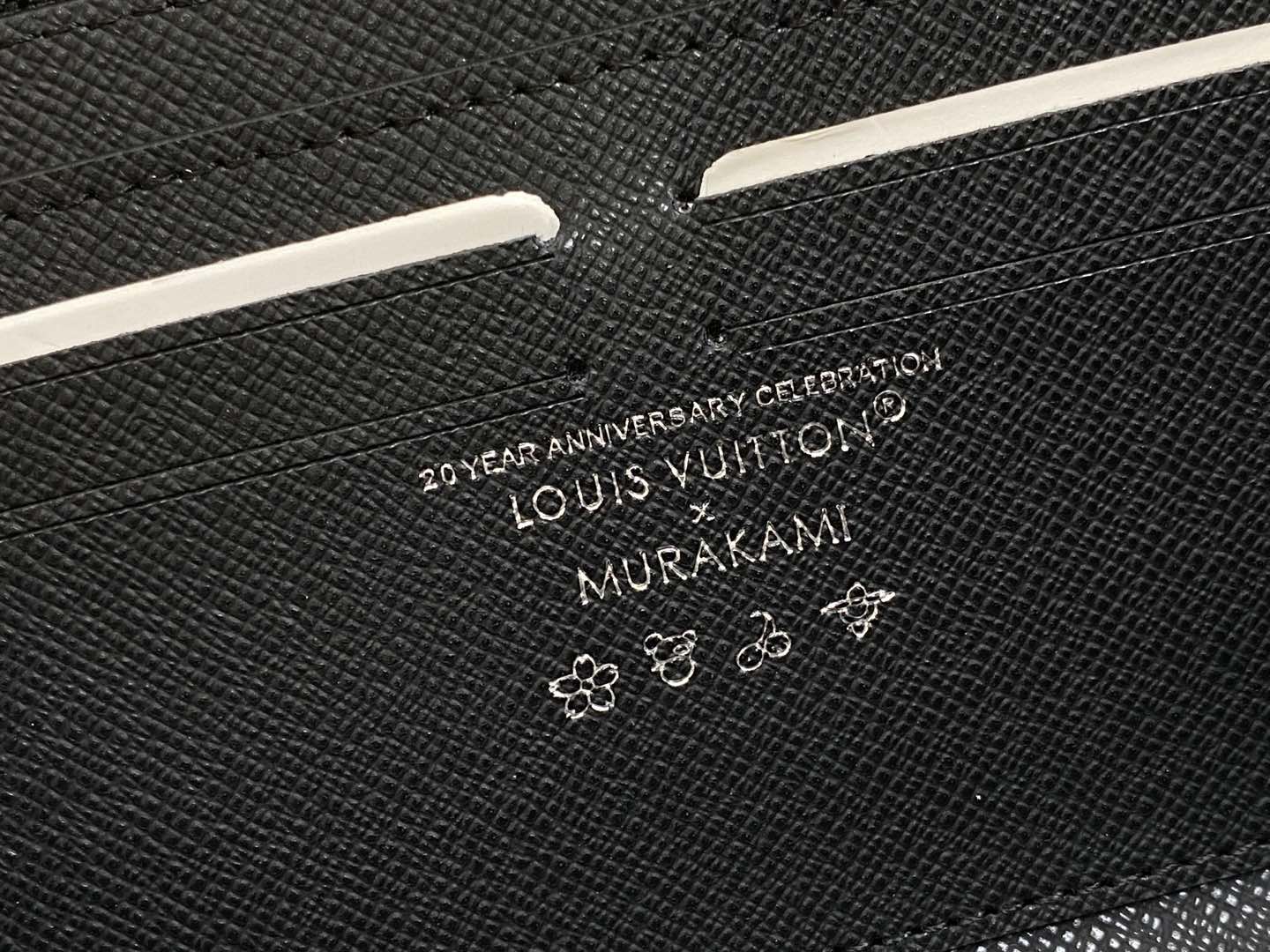 Louis Vuitton ZIPPY Wallet(20*9*2CM)