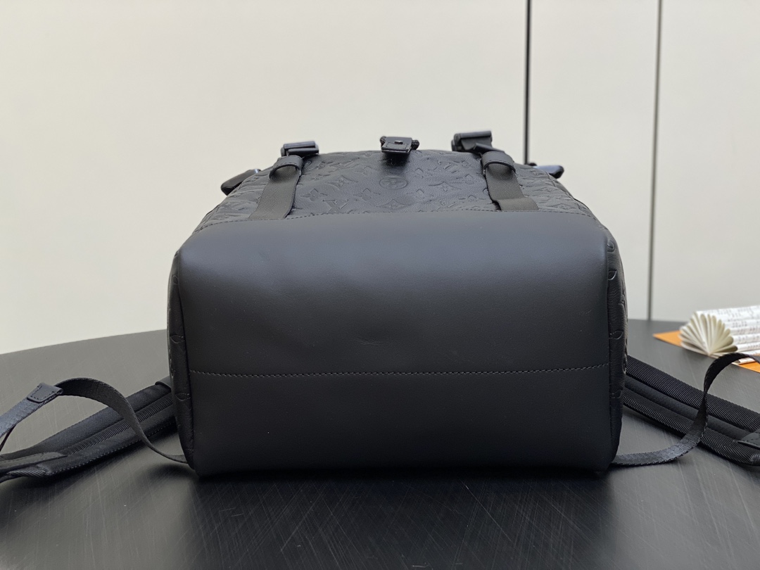 Louis Vuitton GetawayBackpack(29 x 50 x 15CM)