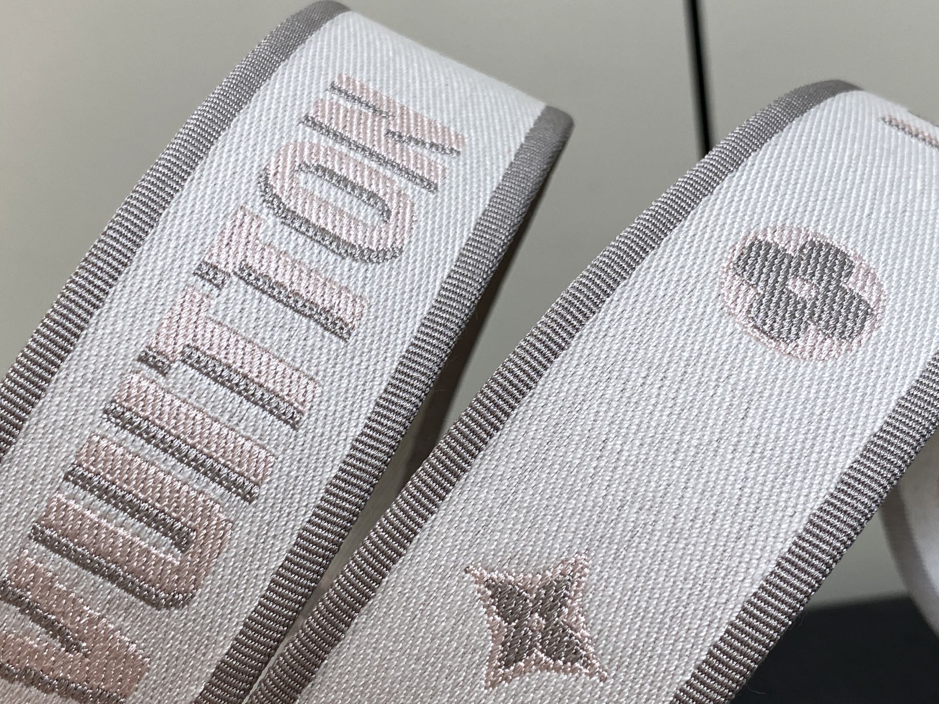 Louis Vuitton Diane Bag (15 x 9 x 24CM)