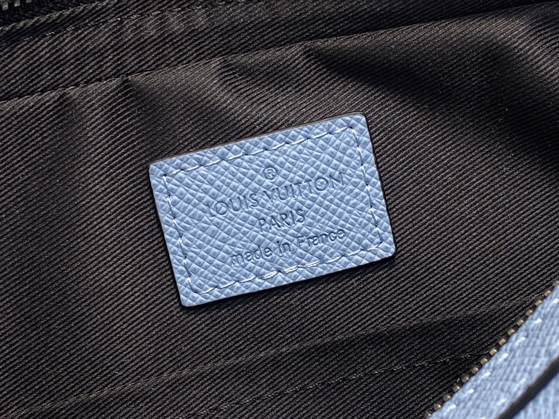 Louis Vuitton Trio Messenger Bag(18.5 x 7 x 25CM)