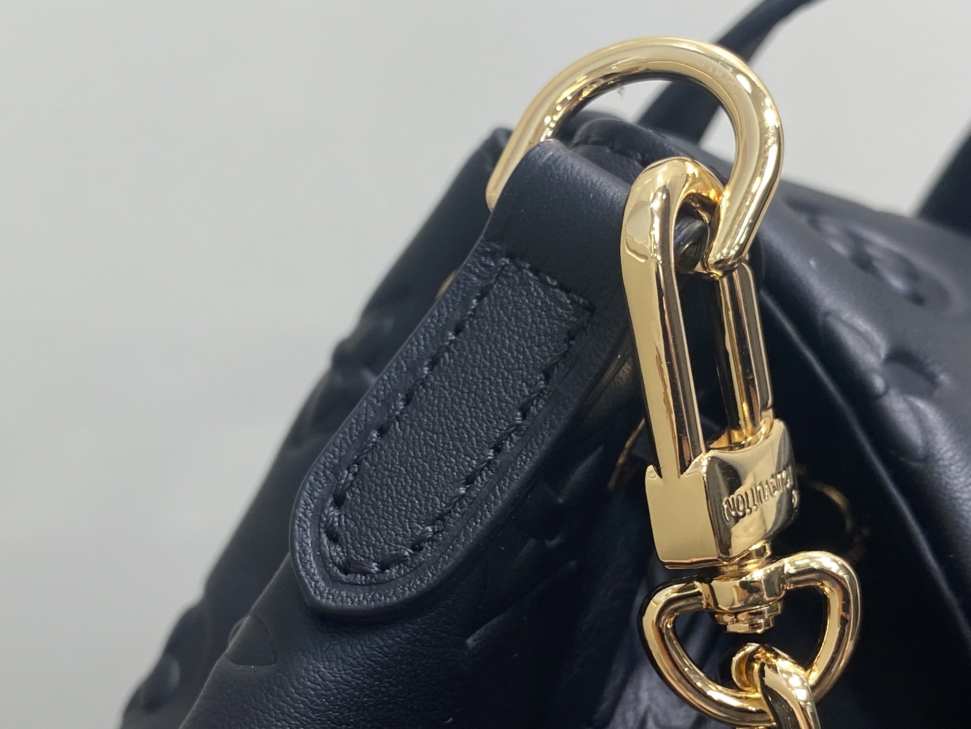 Louis Vuitton Coussin Backpack( 26 x 10 x 21CM)