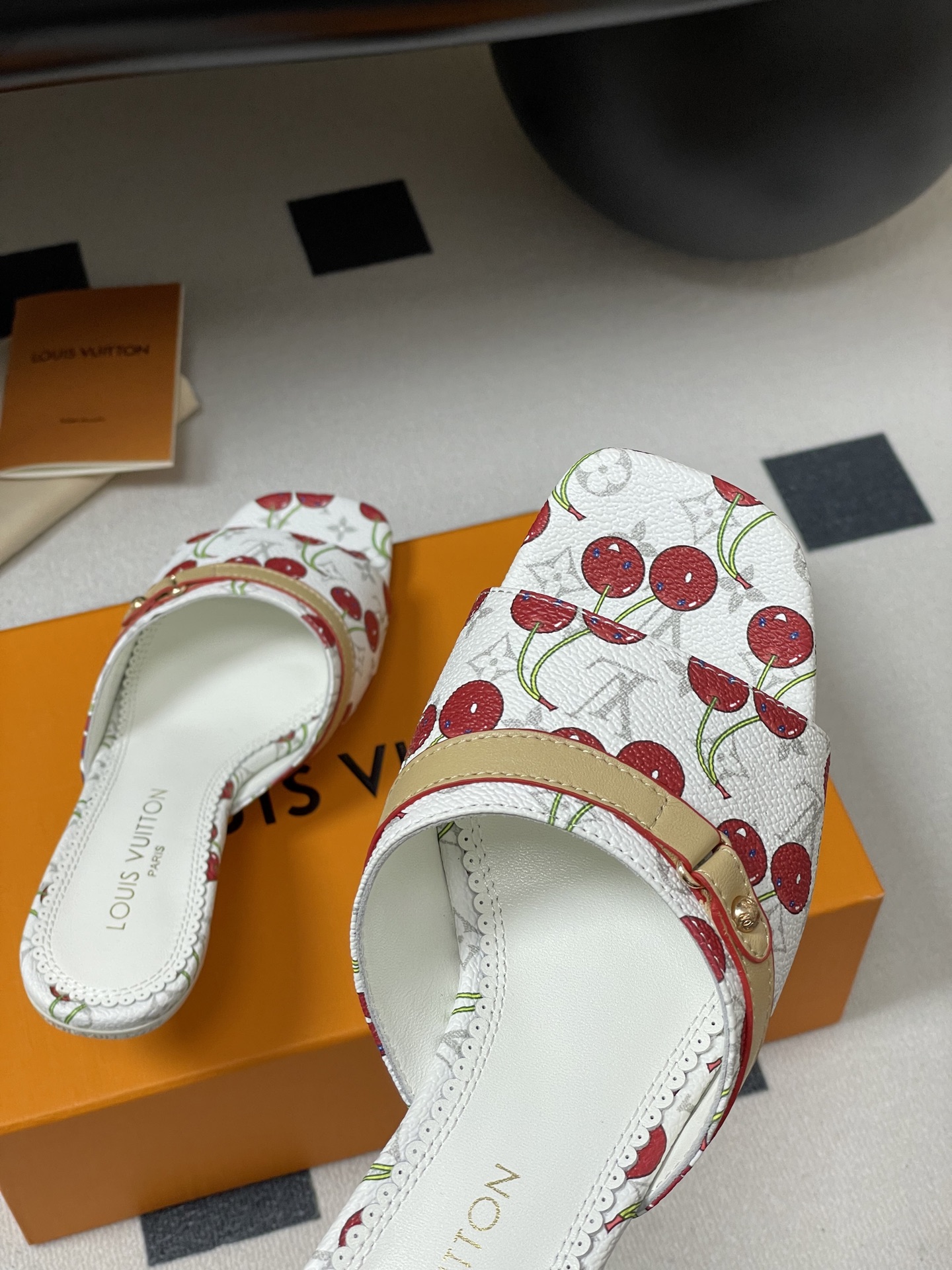 Louis Vuitton X TM Slides(EU35-41)
