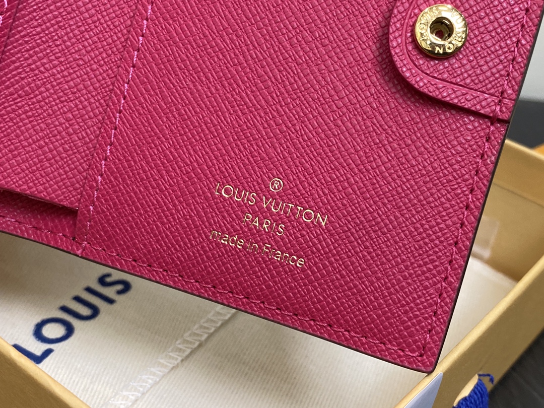 Louis Vuitton Lisa Wallet (9×11.5×1.5CM)