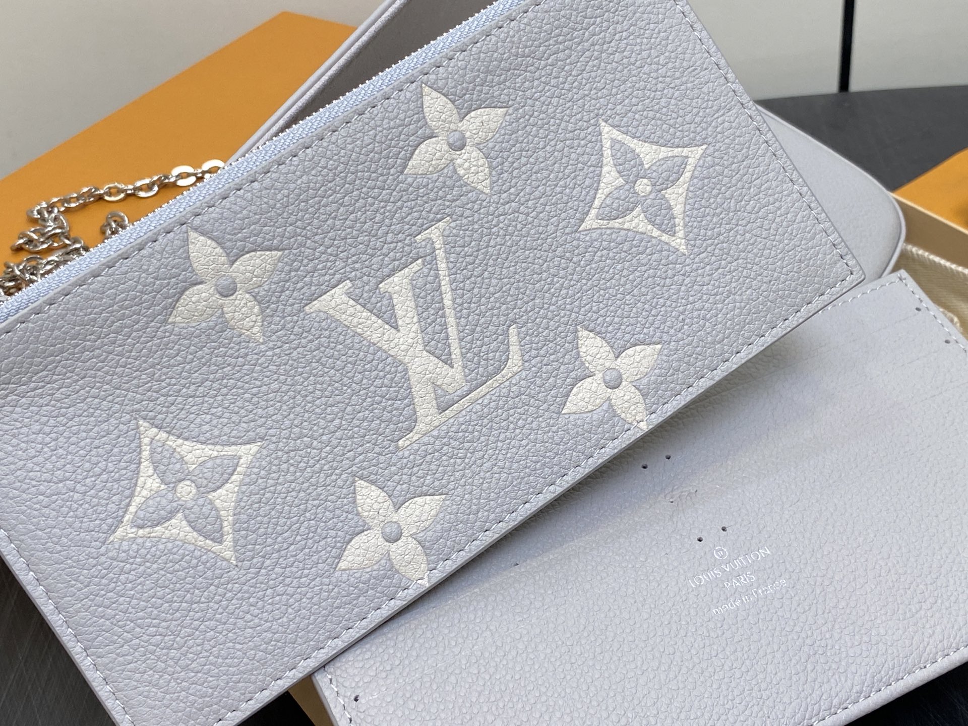 Louis Vuitton Félicie Pochette (21×12×3CM)