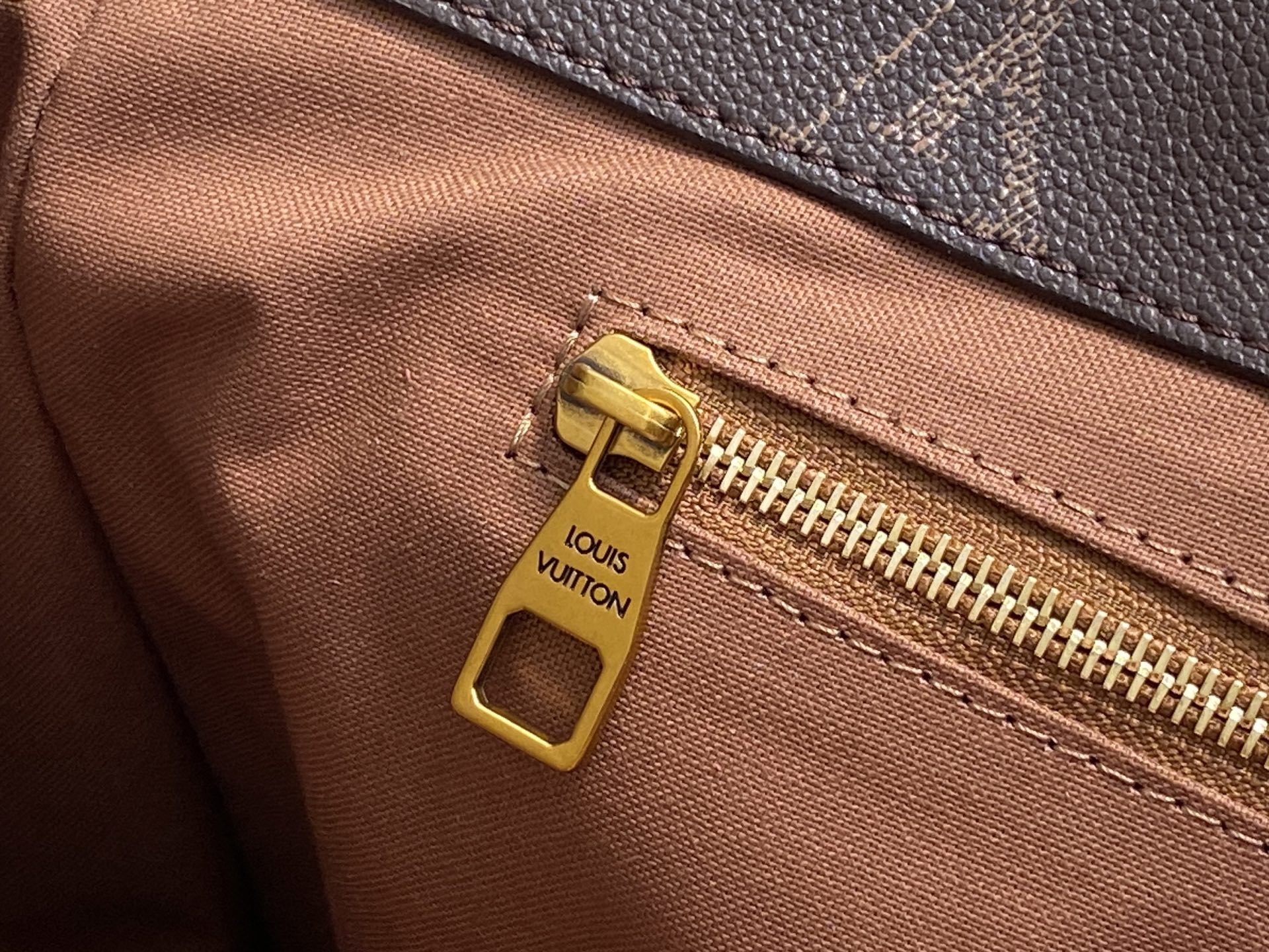 Louis Vuitton Shopper Tote(40 × 32 × 16CM)