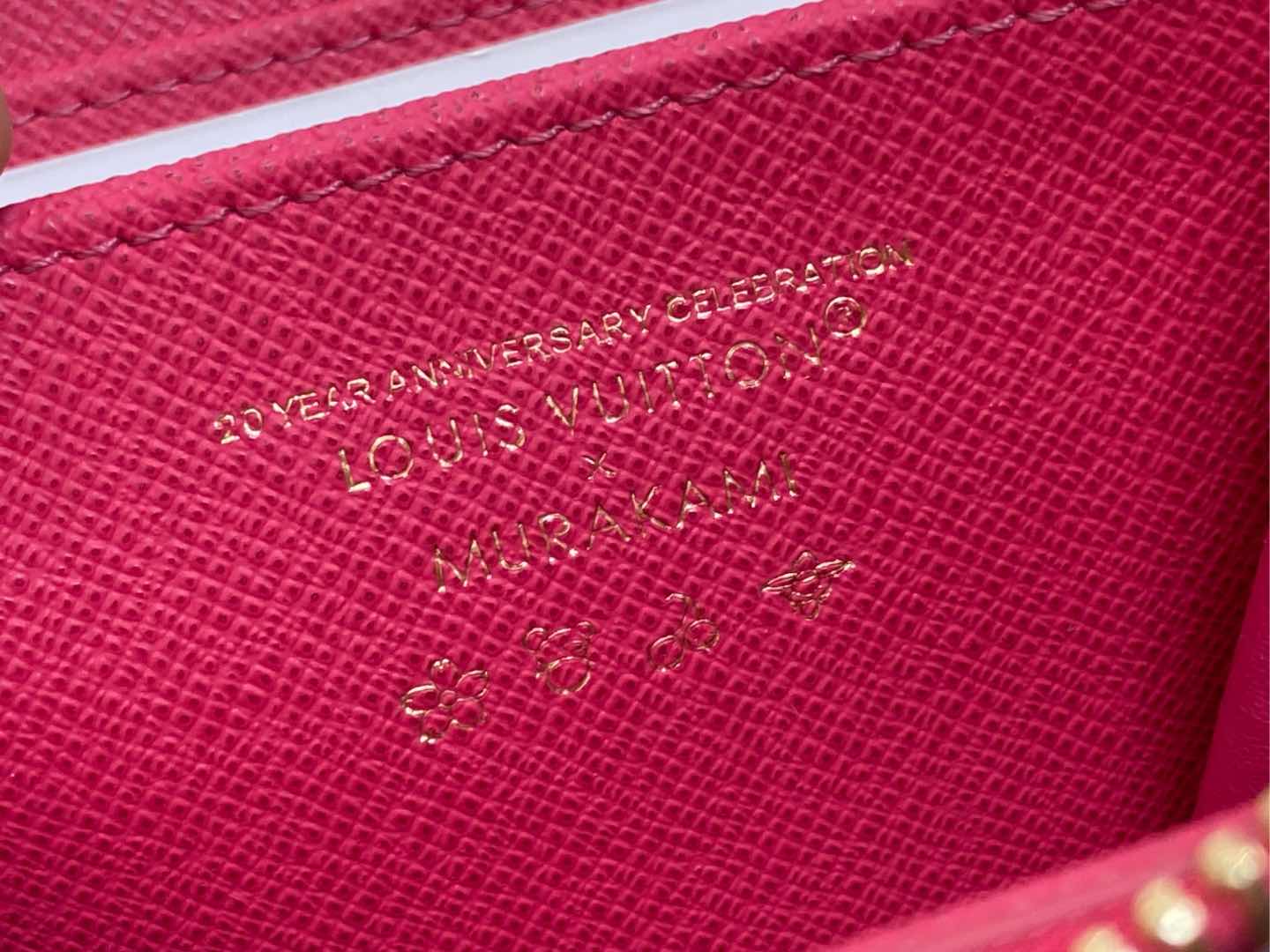 Louis Vuitton ZIPPY Wallet(11 x 8.5 x 2 CM)