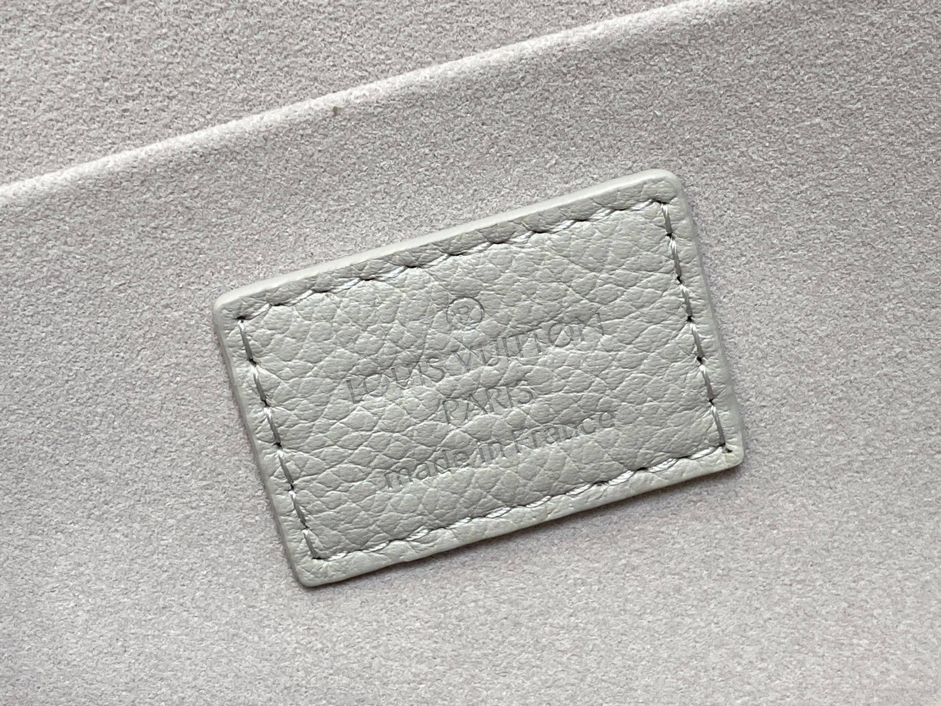 Louis Vuitton Félicie Pochette (21×12×3CM)