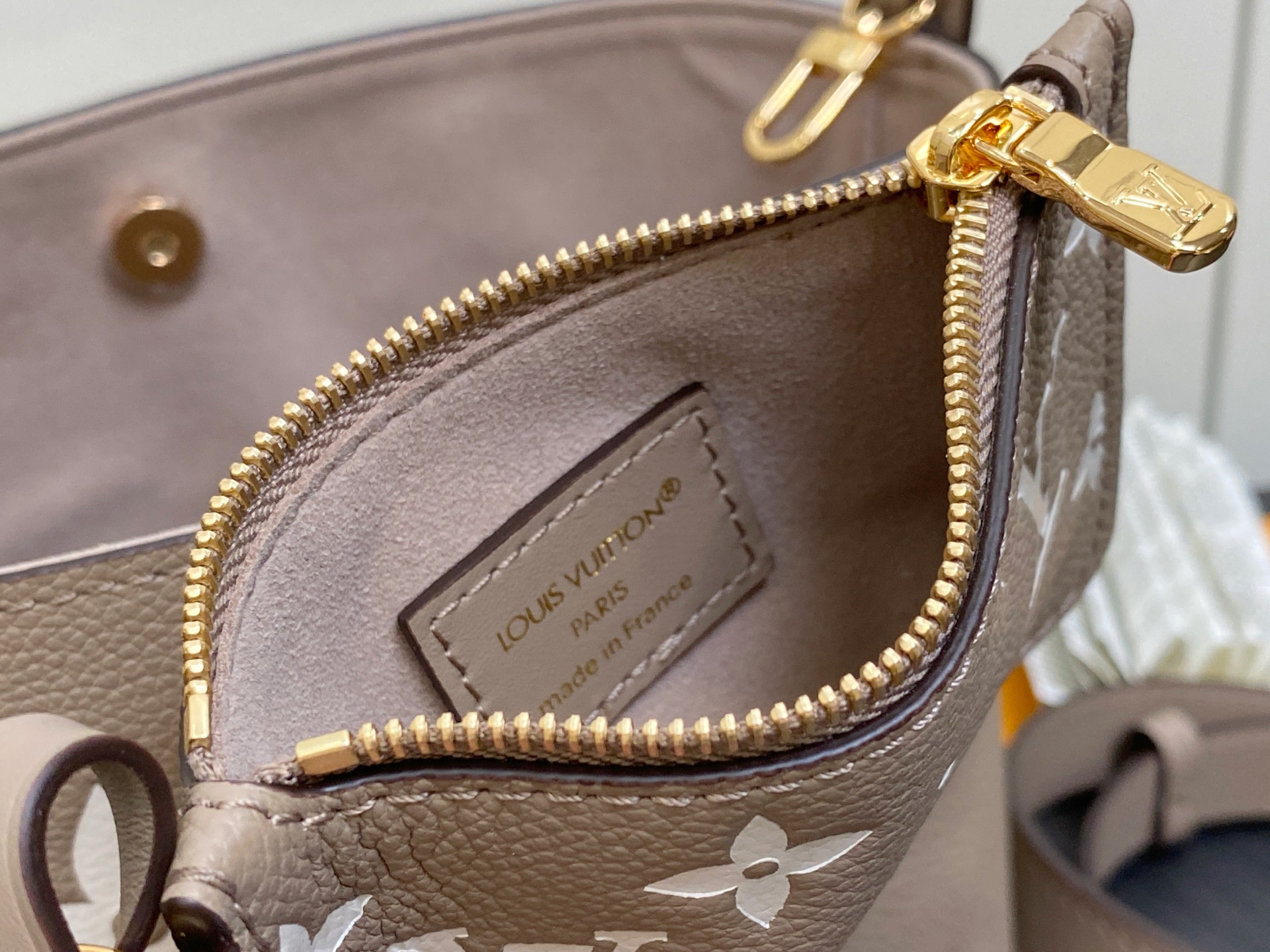 Louis Vuitton All In Bucket(18 x 12 x 16CM)