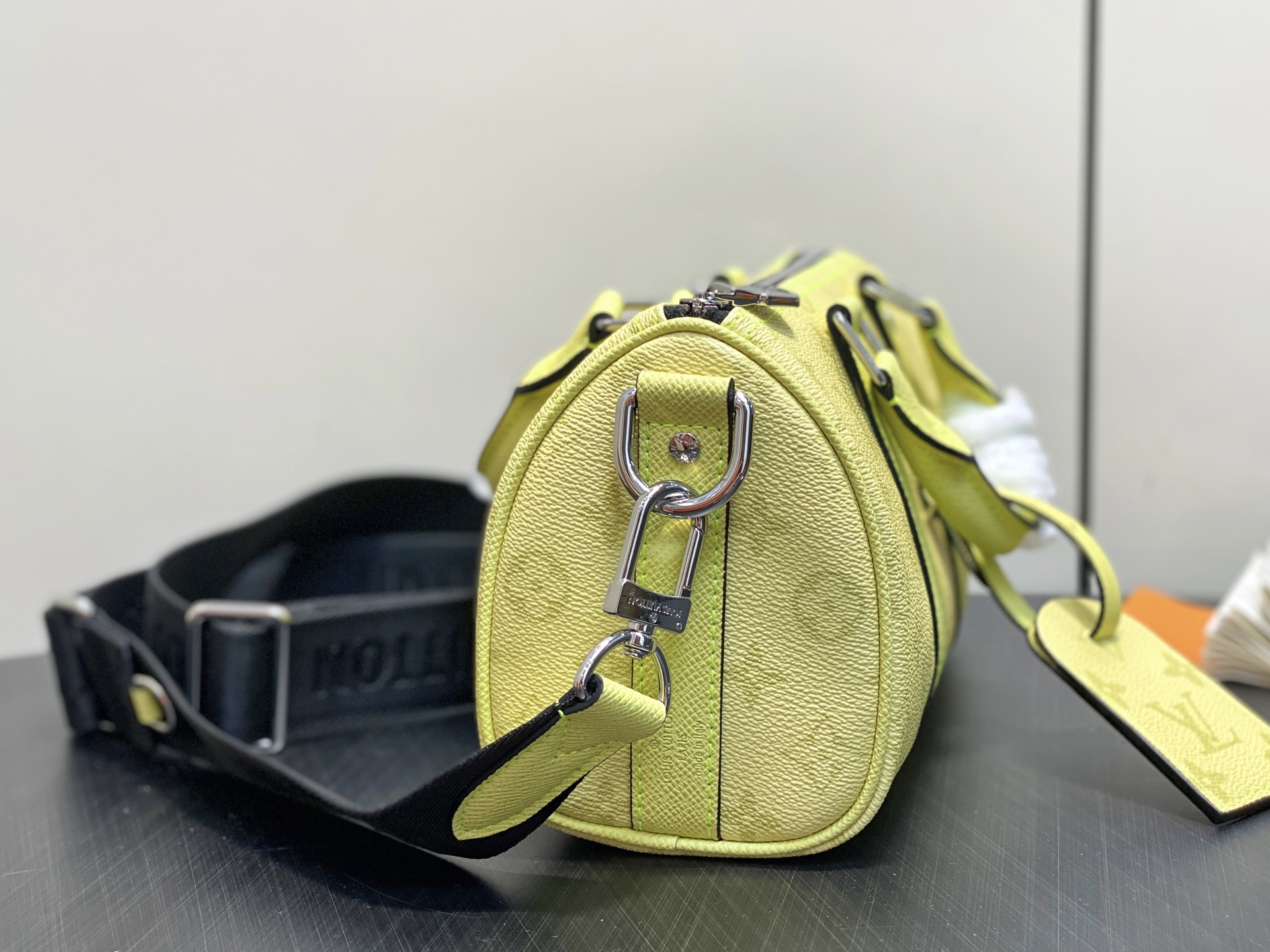 Louis Vuitton Keepall Bandoulière 25 (15 x 11 x 25CM)