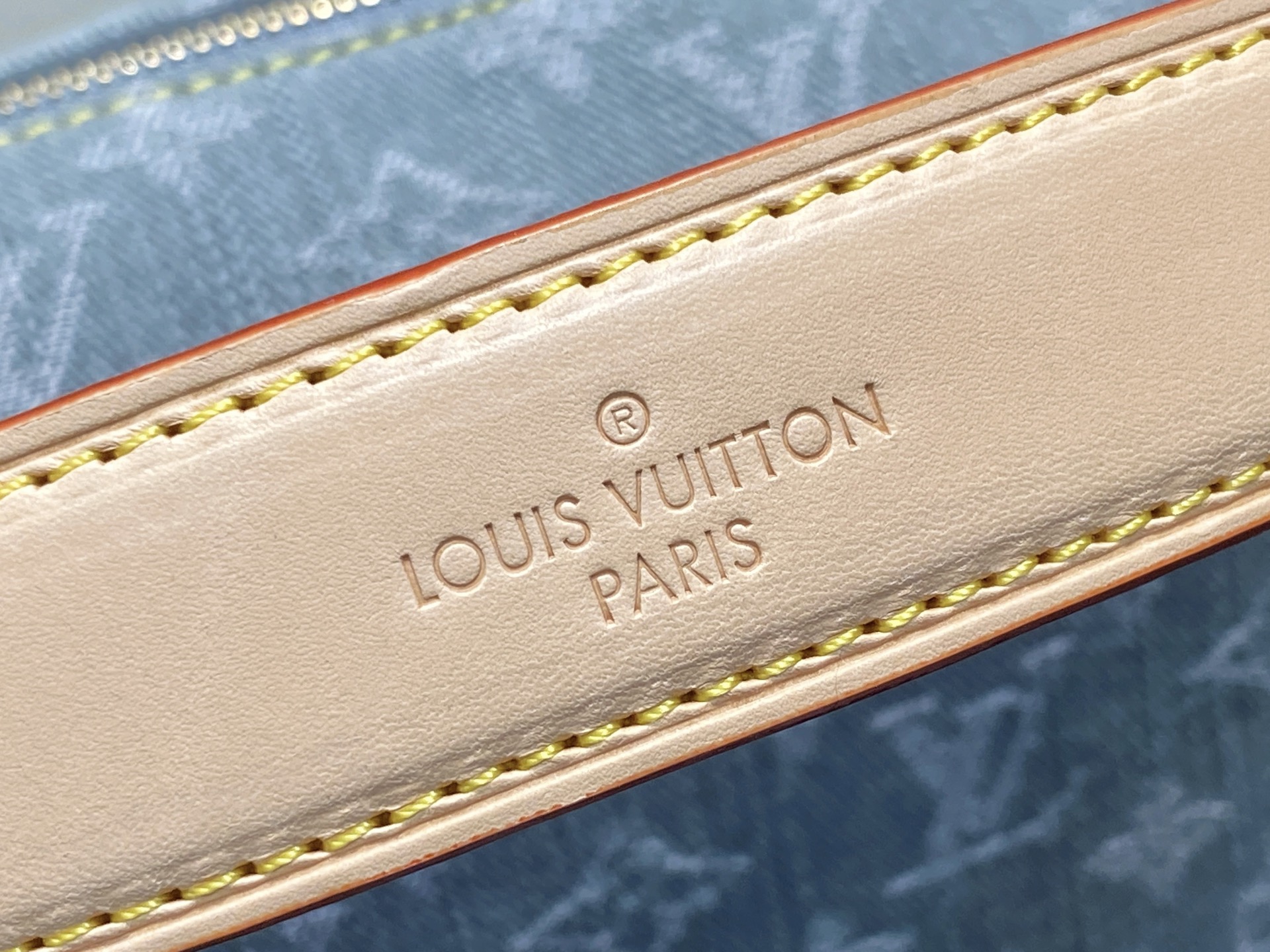 Louis Vuitton Side Trunk Bag (23.5 x 16.0 x 8.5CM)