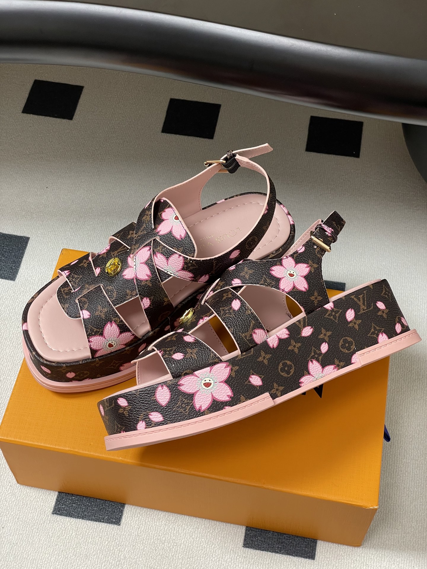 Louis Vuitton Maya Flatform Sandals(EU35-41)