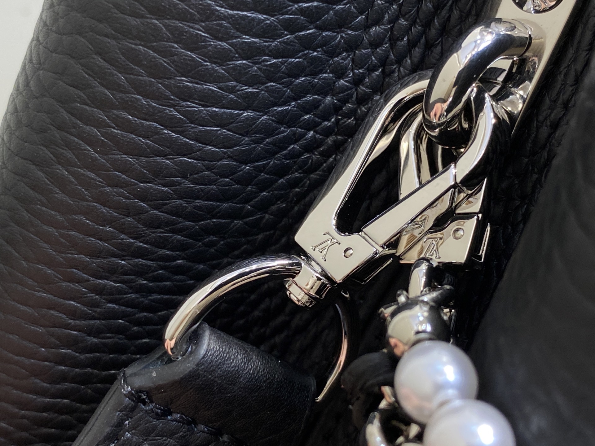 Louis Vuitton Capucines(31.5 x 20 x 11CM)