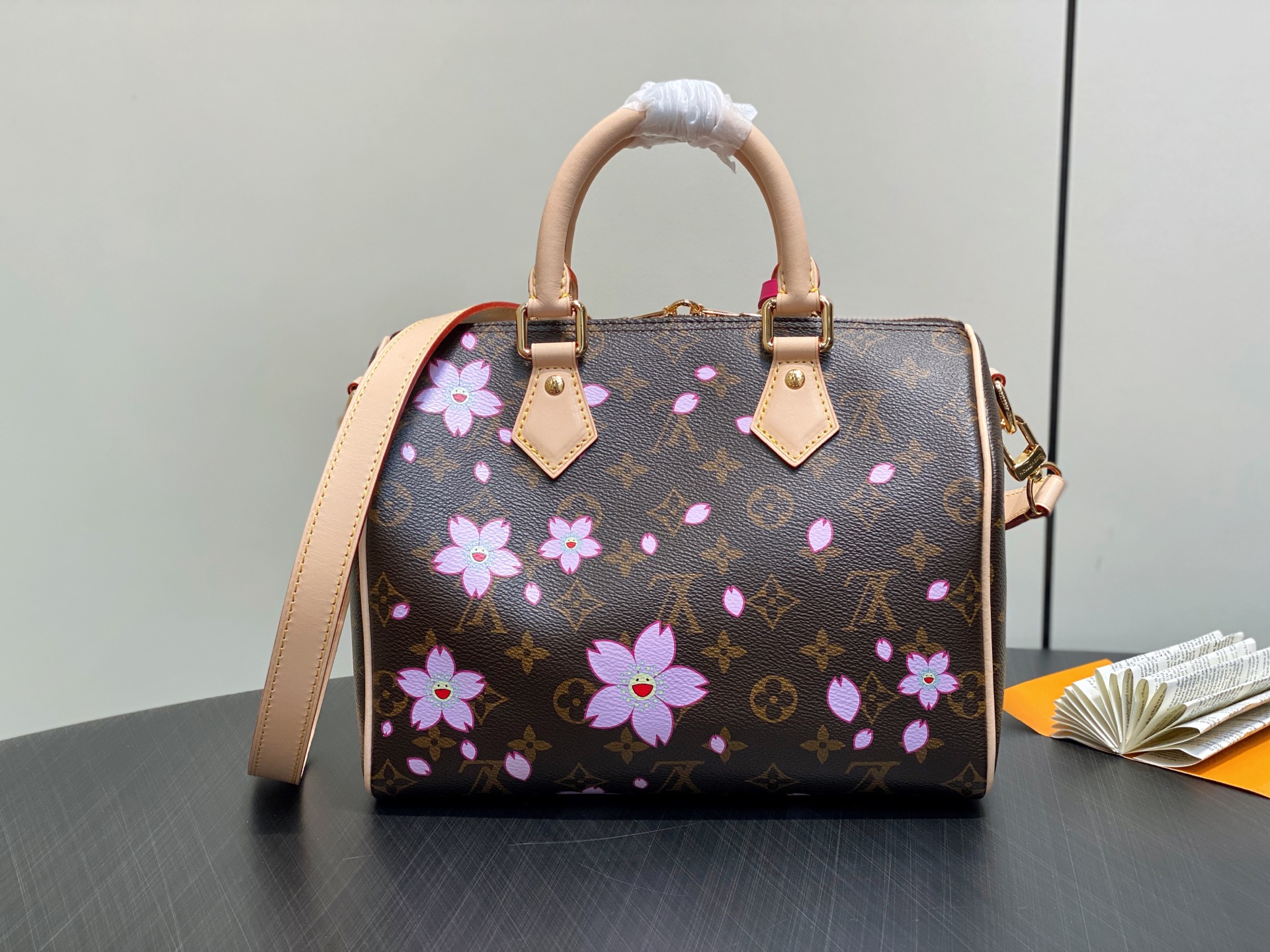 Louis Vuitton x TM Speedy Bandoulière 25(15 x 11 x 25CM)