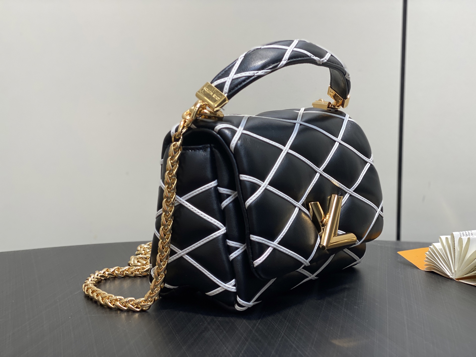Louis Vuitton Twist GO-14 Bag (20 x 14 x 9CM)