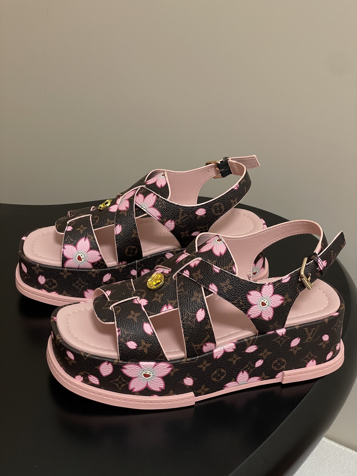 Louis Vuitton Maya Flatform Sandals(EU35-41)