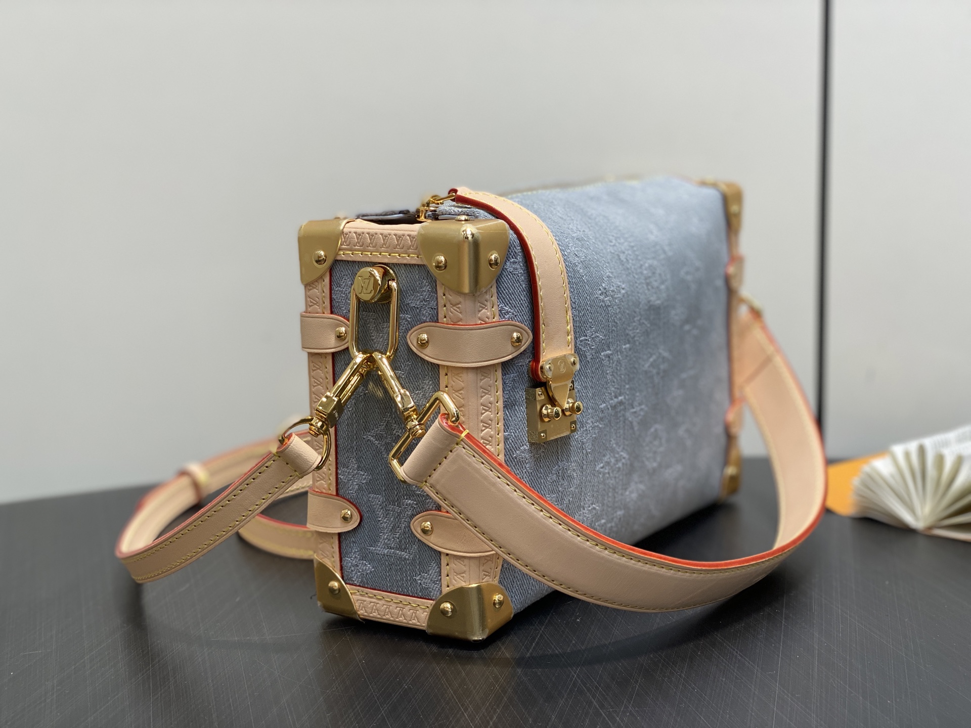 Louis Vuitton Side Trunk Bag (23.5 x 16.0 x 8.5CM)