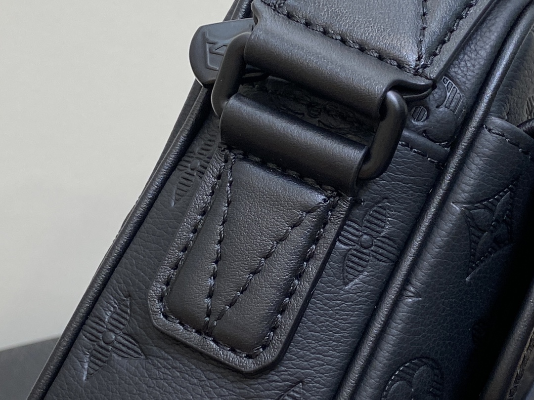 Louis Vuitton Getaway Messenger Bag(18 × 17 × 7.8CM)