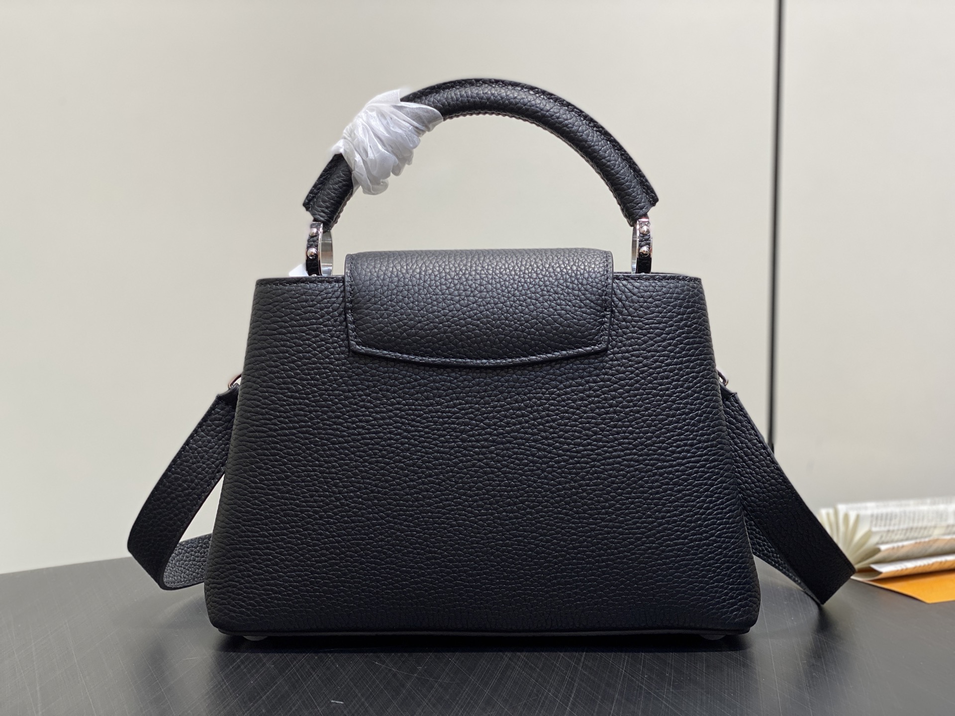 Louis Vuitton Capucines(27×18×9 CM)